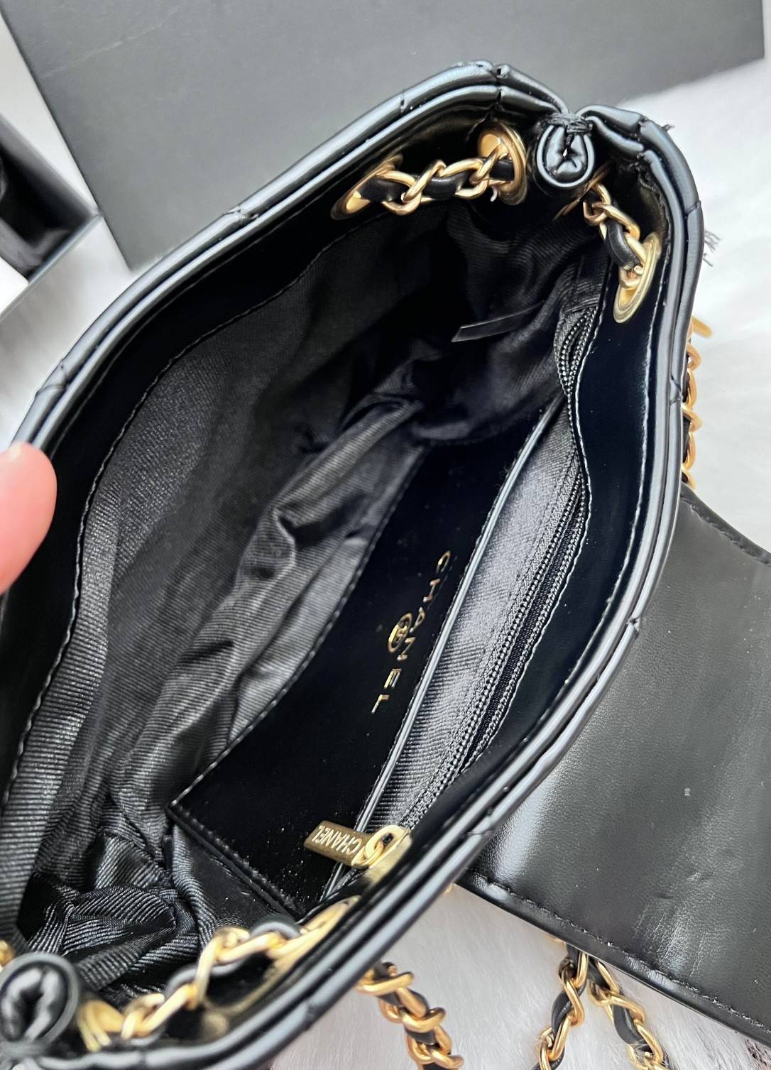 Chanel 24C bag / CHANEL WITH CHAIN / CHANEL Casual Style กระเป๋าสะพายหนังนิ่มลื่นเงาสวย Plain Leather Party Style Office Style เกรดออริ ใช้งานต่างประเทศได้