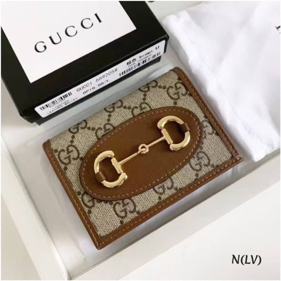 หนังแท้ GUCCI horsebit wallet / GUCCI Jackie wallet / GUCCI WALLET พร้อมส่งที่ไทย กระเป๋าสตางค์รุ่นยอดนิยม งานหนังแท้ทั้งใบ ภาพสินค้าถ่ายจากงานขายจริง ใช้งานต่างประเทศได้ สวยๆ กันแล้ววันนี้ ใบนี้ must have..ค่ะ.!!