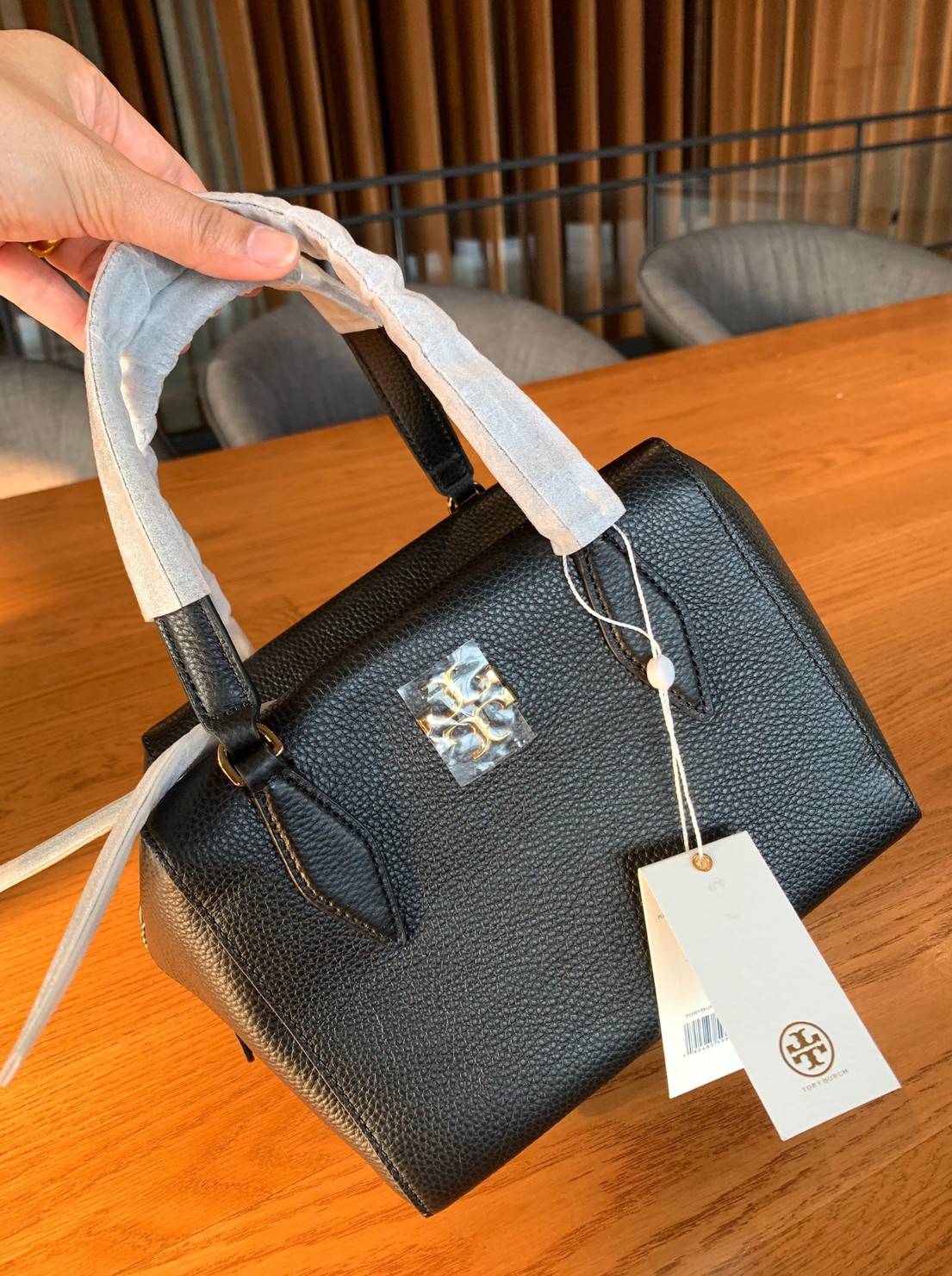 ของแท้ 💯% TORY BURCH KIRA PEBBIED STACHEL 74650 Black