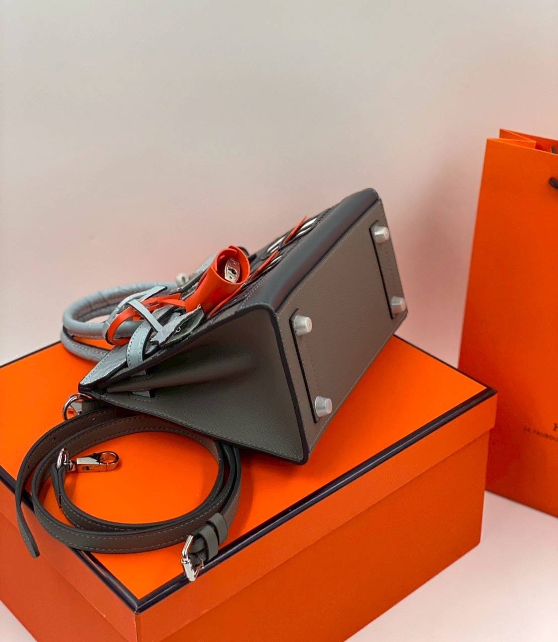 ORI หนังแท้ | Hermes Birkin Bag Faubourg 20cm รุ่นลิมิเต็ด กระเป๋าสะพายที่สุดแห่งหรูหราลัคชู นิยามของความสง่างามเหนือกาลเวลา แบรนด์เนมในฝัน งดงามดั่งเจ้าหญิง แบรนด์ที่บ่งบอกถึงฐานะและรสนิยมของคุณ