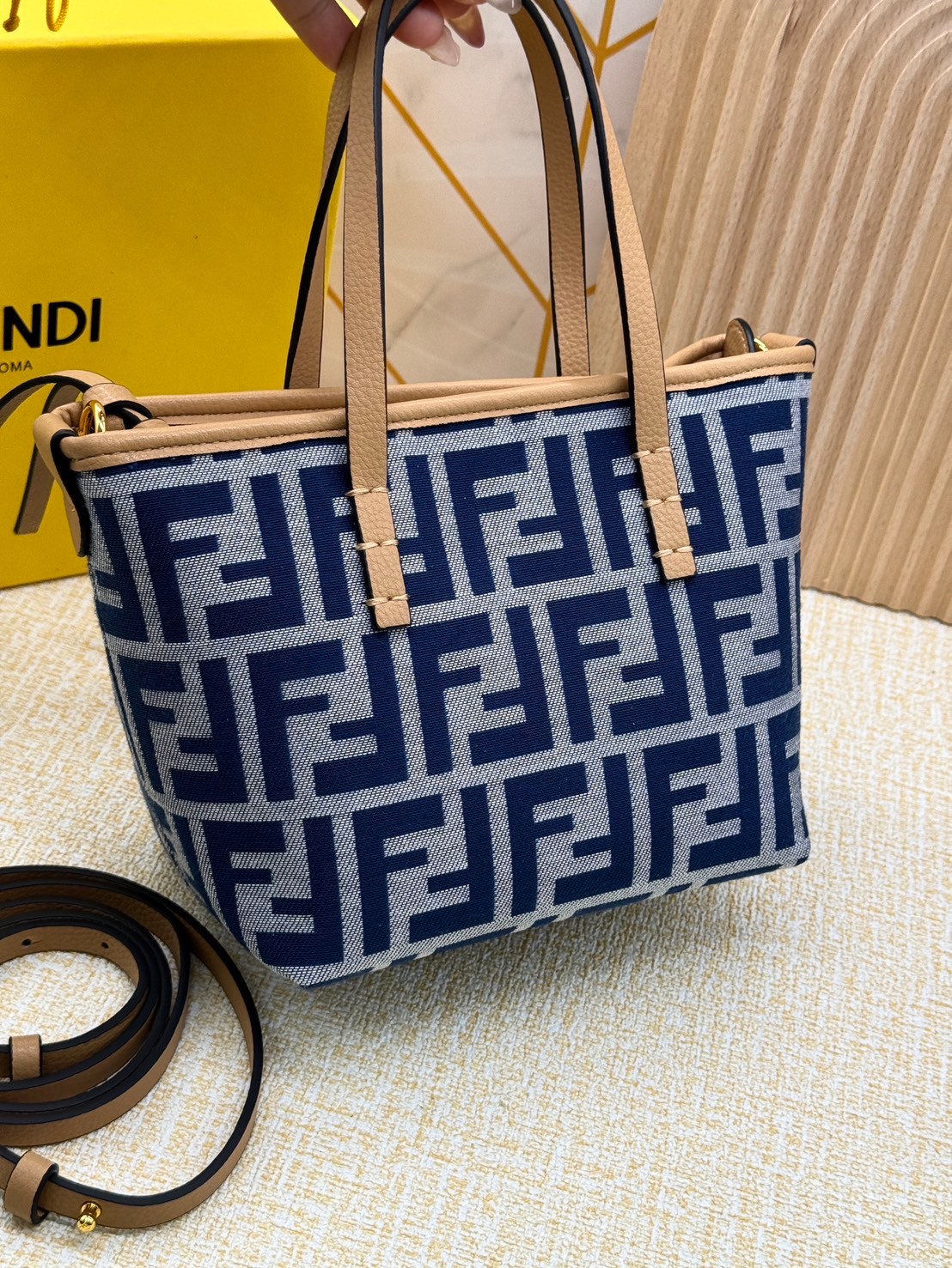 Fendi Roll Mini FF jacquard mini bag / YSL TOTE BAG MINI กระเป๋าสะพายทรงโท้ทไซส์มินิ เกรดออริ 1:1 ใช้งานต่างประเทศได้