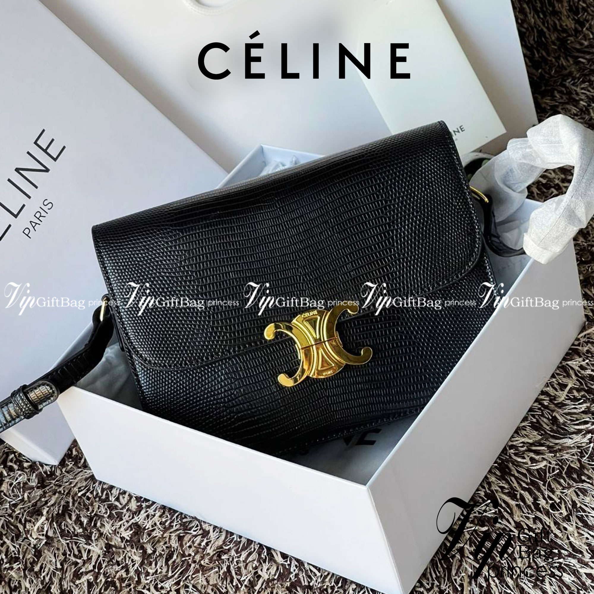 Celine MEDIUM TRIOMPHE BAG IN SHINY By croc มีรูปทรงเป็นกล่องคล้ายกับกระเป๋า Classic Box แต่มีการออกแบบโลโก้ที่สะดุดตาแบบวินเทจ ด้วยดีไซน์หรูหราและที่ดูโฉบเฉี่ยวเ้วยลงดลายcroc มีความคลาสสิคอย่างเต็มเปี่ยม ทำให้เป็นที่ดึงดูดความสนใจของสาวๆ ด้วยความคล่องตัว