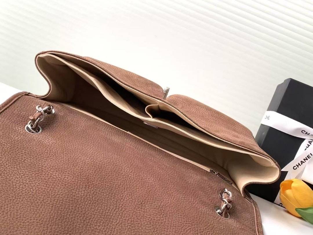 สลับแท้ New Chanel Classic flap bag (Ori)เทพ กระเป๋าสะพายหนังแท้ รุ่นวินเทจ เกรดดีสุด ผ่านทุก ตม 🤍 เกรดสั่งตัด ท็อปวีไอพี สลับแท้ 1:1 ภาพถ่ายจากงานขายจริง ใช้งานต่างประเทศได้