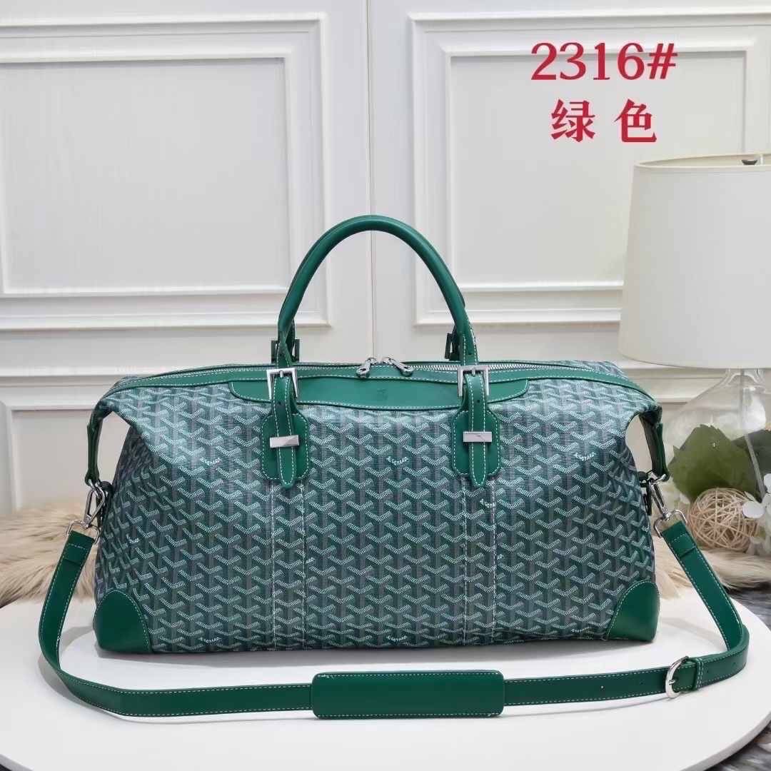 Goyard Boeing Travel 55 Duffle Bag กระเป๋าเดินทางใบใหญ่ ดีไซน์สวยคลาสสิกเป็นเอกลักษณ์ ไอเท็มที่จะทำให้การเดินทางไม่ธรรมดาอีกต่อไป ด้วยดีเทลความเป็นเอกลักษณ์ เรียบแต่หรู ภายในจุของได้เยอะมาก ใหญ่จริง!! ใบนี้คุ้มค่าราคามากๆ
