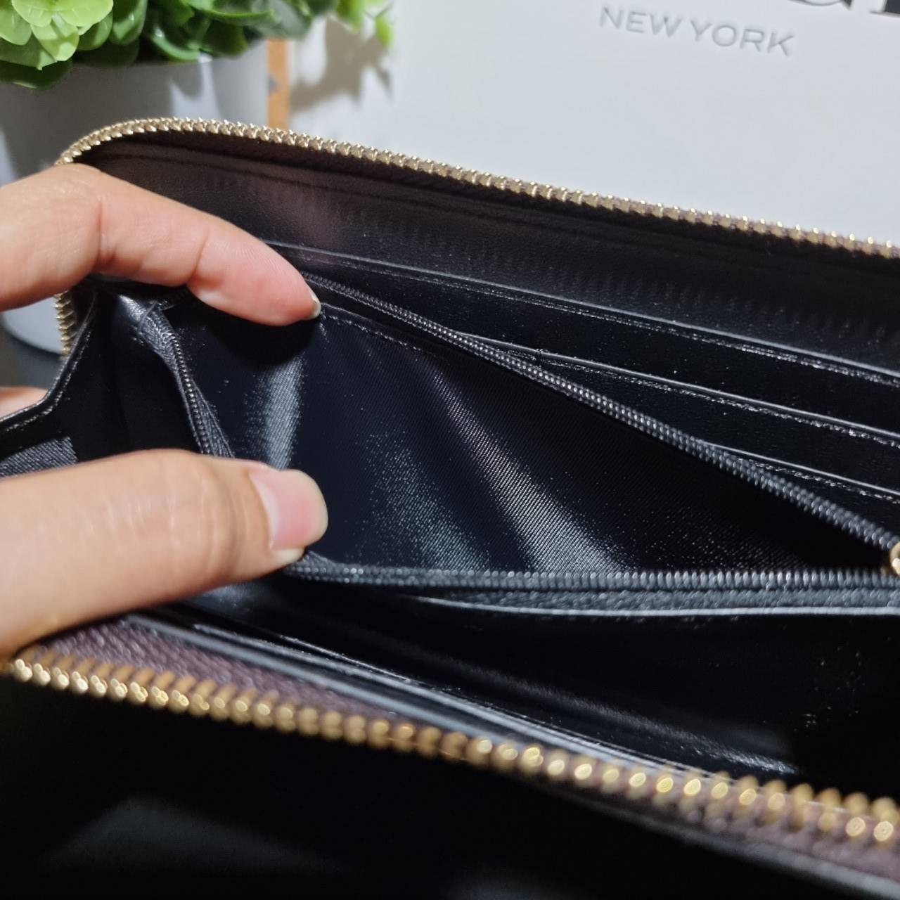 ของแท้ 💯% 】COACH C0033 ACCORDION ZIP WALLET PRINT น่ารักได้ไม่ต้องรอเช่นเคยอีกหนึ่ง!! กระเป๋าสตางค์ใบยาว น่ารักน่าใช้