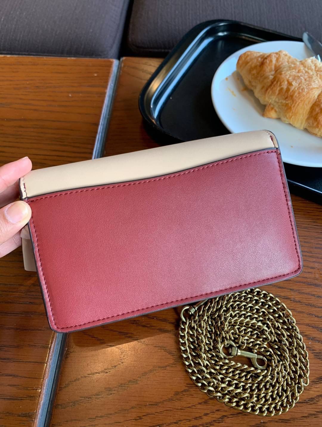 COACH PARKER CLUTCH//CROSSBODY BAG ((1680)) กระเป๋าถือแบบคลัทหรือสะพายแบบครอสบอดี้ร์ได้ หนังแท้หนังนิ่มค่ะ