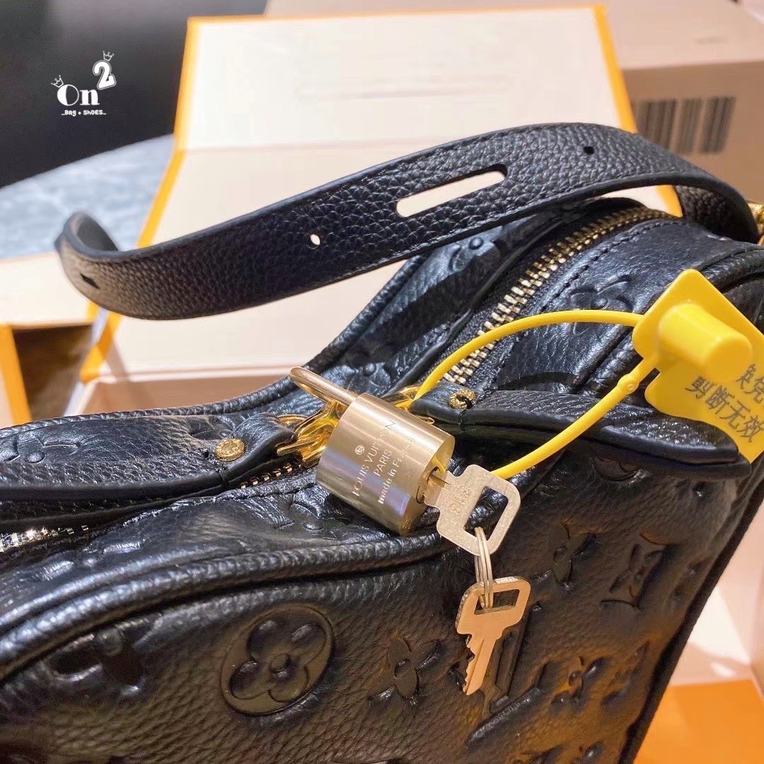 LV Sac Coeur handbag / LV Heart Puffy Bag ปังไม่ไหว กระเป๋าสะพายรูปทรงหัวใจ งานสวยเป๊ะ หนังปั้มลายโมโนแกรม แมทง่ายเข้าได้ทุกลุค ภาพสินค้าถ่ายจากงานขายจริง ใช้งานต่างประเทศได้