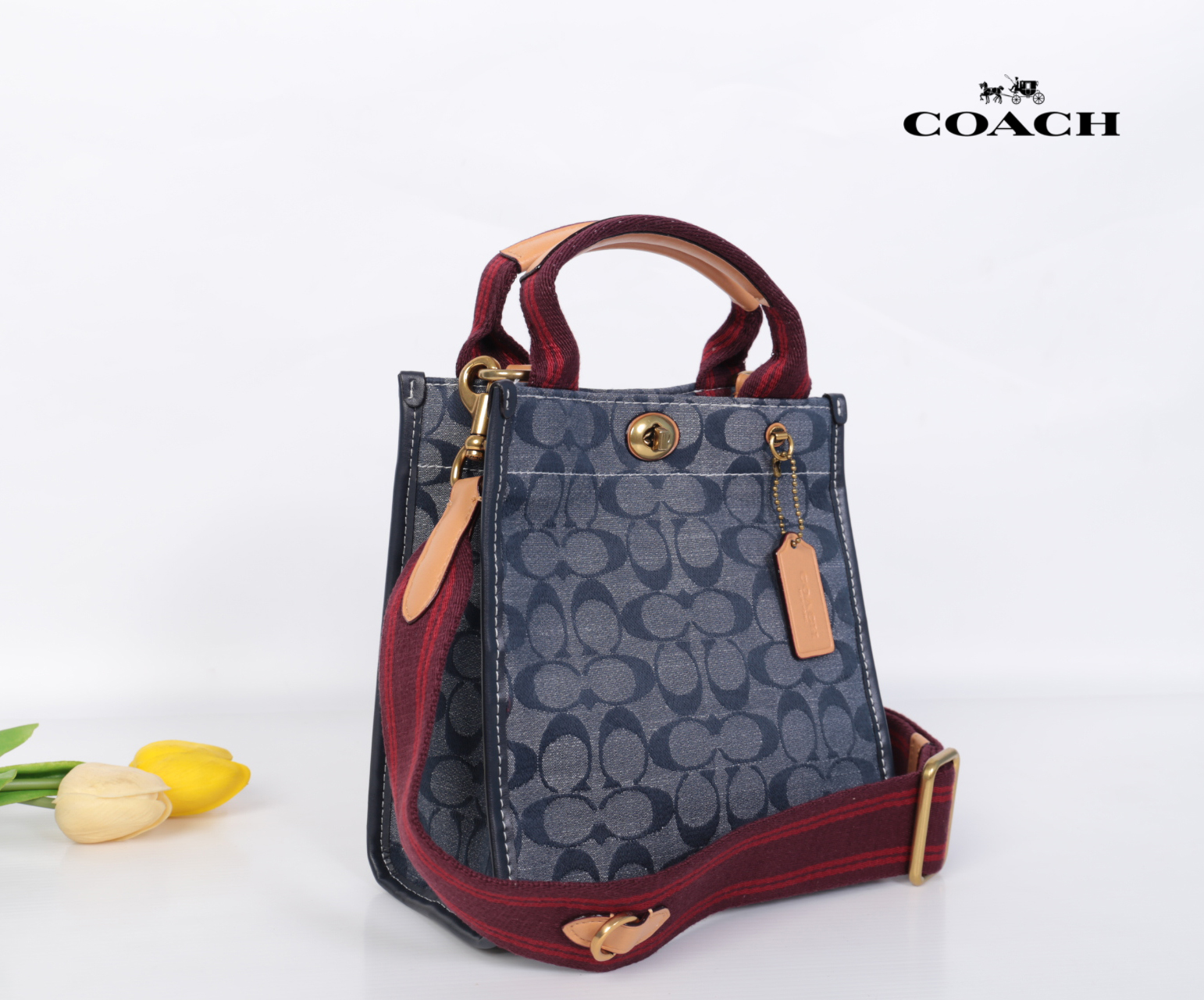 ของแท้ 💯% COACH Tote 22 In Signature Chambray