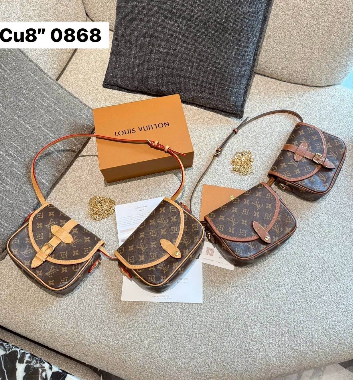 LV Marilyn White Multicolor Monogram Canvas Shoulder Bag สุดคุ้มกับกระเป๋าดีไซน์ใหม่ จัดคู่ดูโอ้ ได้ 2 ใบในราเดียว ปรับใช้งานได้ทั้งคาดเอวหรือสะพายได้ มาพร้อมสายสะพาย 2 แบบ ทั้งสายหนังและสายโซ่ คุ้มยิ่งกว่าอะไรทั้งหมดเลยค่า