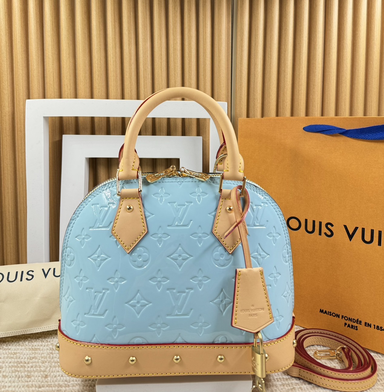 LV Alma BB Monogram Vernis Leather New Remix Colorful Chic and Yellow | Sky | Neon Pink กระเป๋าสะพายสีพาสเทล เกรดออริ สลับแท้ 1:1 ใช้งานต่างประเทศได้ ภาพถ่ายจากงานขายจริง