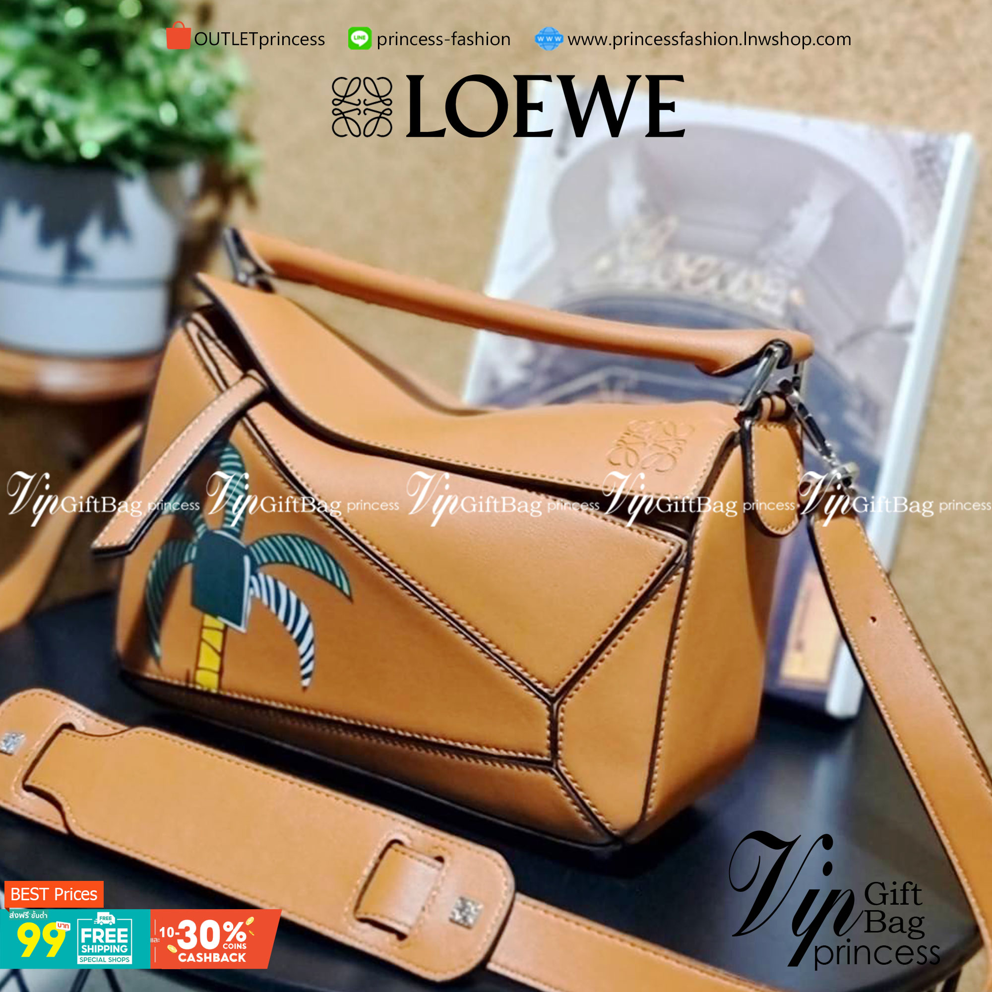 VIP 】LOEWE LA PALME PUZZLE BAG IN CLASSIC CALFSKIN คอลเลคชั่นใหม่!! กระเป๋าสะพายข้างทรงกล่อง สไตล์พัซเซิล ให้ฟีลลิ่งเหมือนตัวต่อ ดูดีได้ทุกที่แค่มีใบนี้ รอบนี้ดีไซน์พริ้นท์ลายต้นปาล์มเก๋ๆ ซัมเมอร์ยังต้องมา วัสดุหนังวัวฟอกสี เปิดใช้งานด้วยซิป ที่ภายในโล่งพ