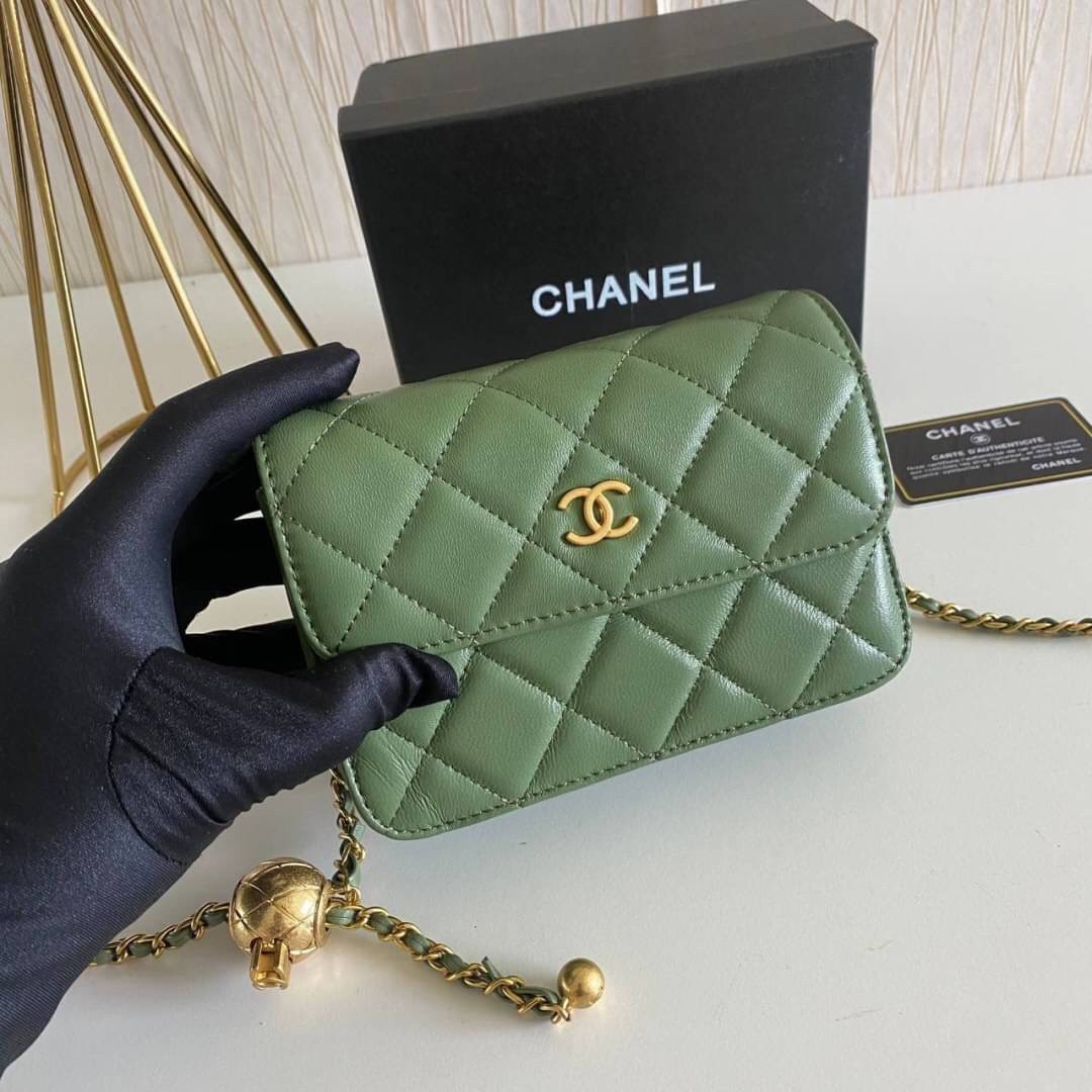 VIP GIFT 】หนังแกะแท้ CHANEL lambskin small shoulder bag with chain เรียบหรู ดูดี ดีไซน์สุดคลาสสิค ใช้ออกงานได้เลย มีสายโซ่อะไหล่ทองรมควันอย่างลงตัว ไอเท็มแนะนำพร้อมส่งที่ไทยราคาสุดคุ้มห้ามพลาดค่ะ!