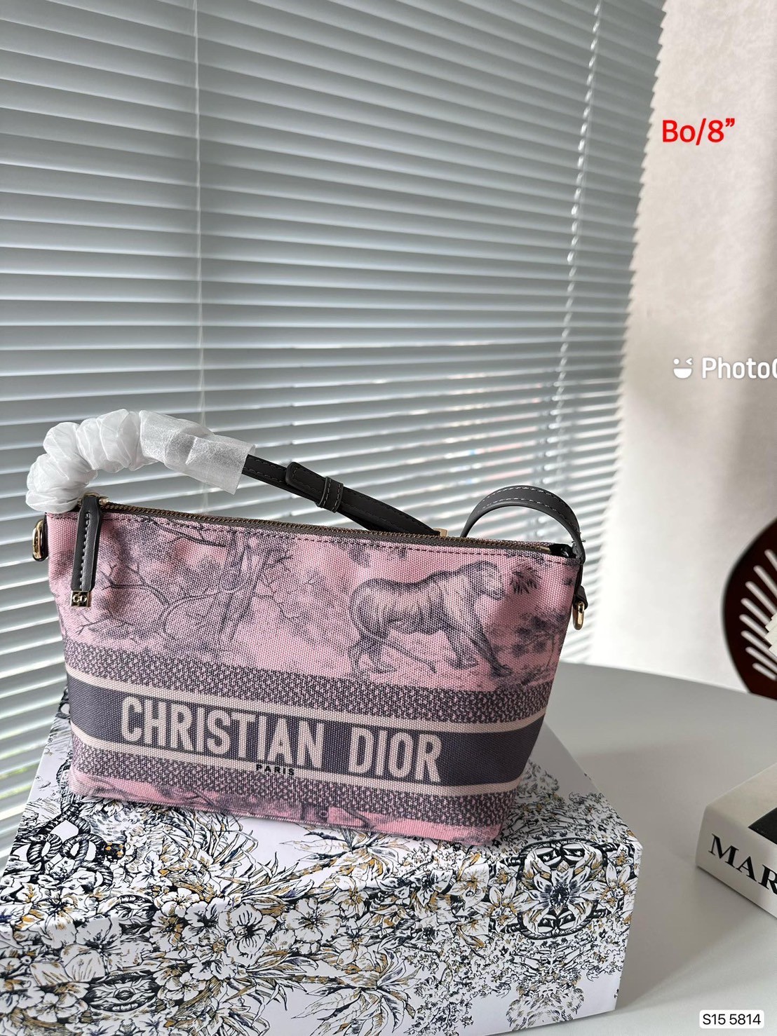 DIORTRAVEL NOMAD POUCH / DIOR POUCH BAG พร้อมส่ง กระเป๋าคลัทช์ทรงพอช สีใหม่ชมพูโทนหวาน ลวดลายคงความหรู ไซส์พกพาที่สามารถใช้ได้ทุกที่ทุกโอกาส