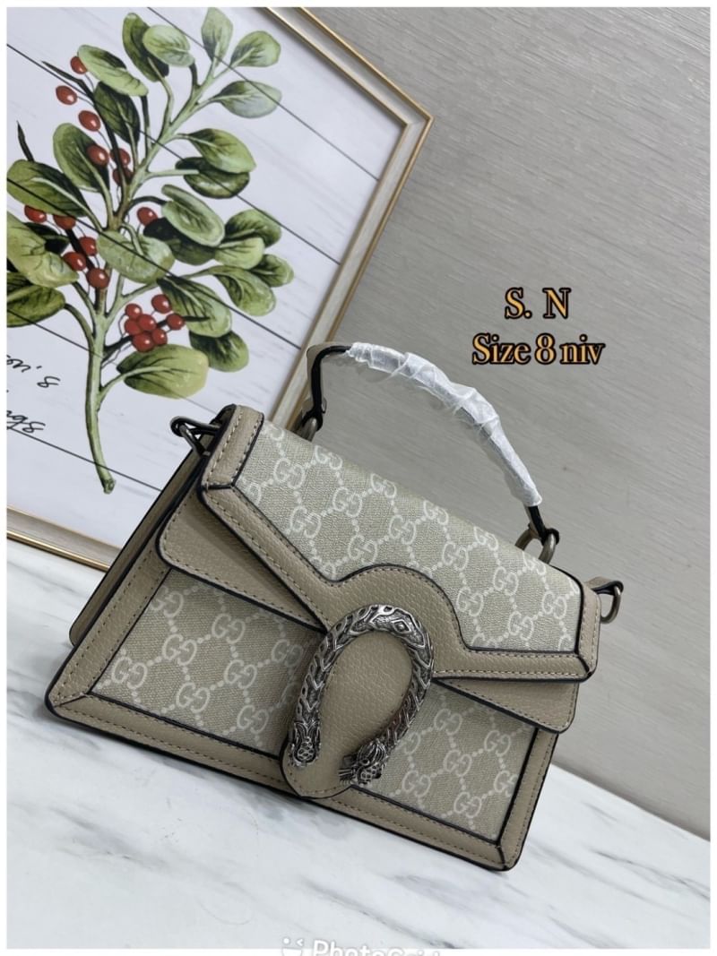GUCCI Dionysus small top handle bag กระเป๋าสะพายรุ่นสุดคลาสสิค พร้อมหูจับในตัว ให้สาวๆใช้งาน และพกพาได้สะดวกขึ้น ดึงดูดและสะกดสายตาด้วยอะไหล่ดีเทลหรู