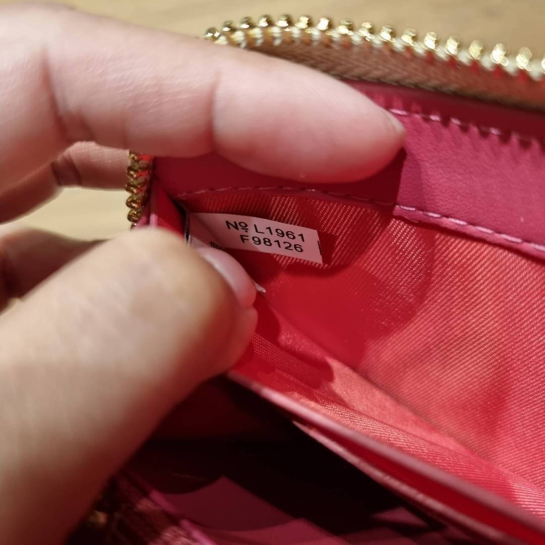 OUTLET 】COACH ACCORDION ZIP WALLET IN SIGNATURE CANVAS F86093 C3287 F98126 กระเป๋าสตางค์ใบยาว น่ารักน่าใช้