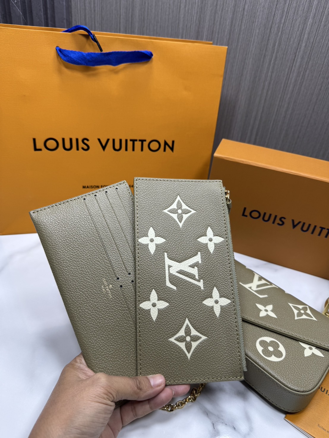 OP ORI หนังแท้ | LV Felicie Pochette bag in soft Monogram Empreinte leather กระเป๋าสะพายทรงพอชขนาดกะทัดรัด หนัง Monogram Empreinte เนื้อนุ่มประทับลาย Monogram สุดไอคอนิก