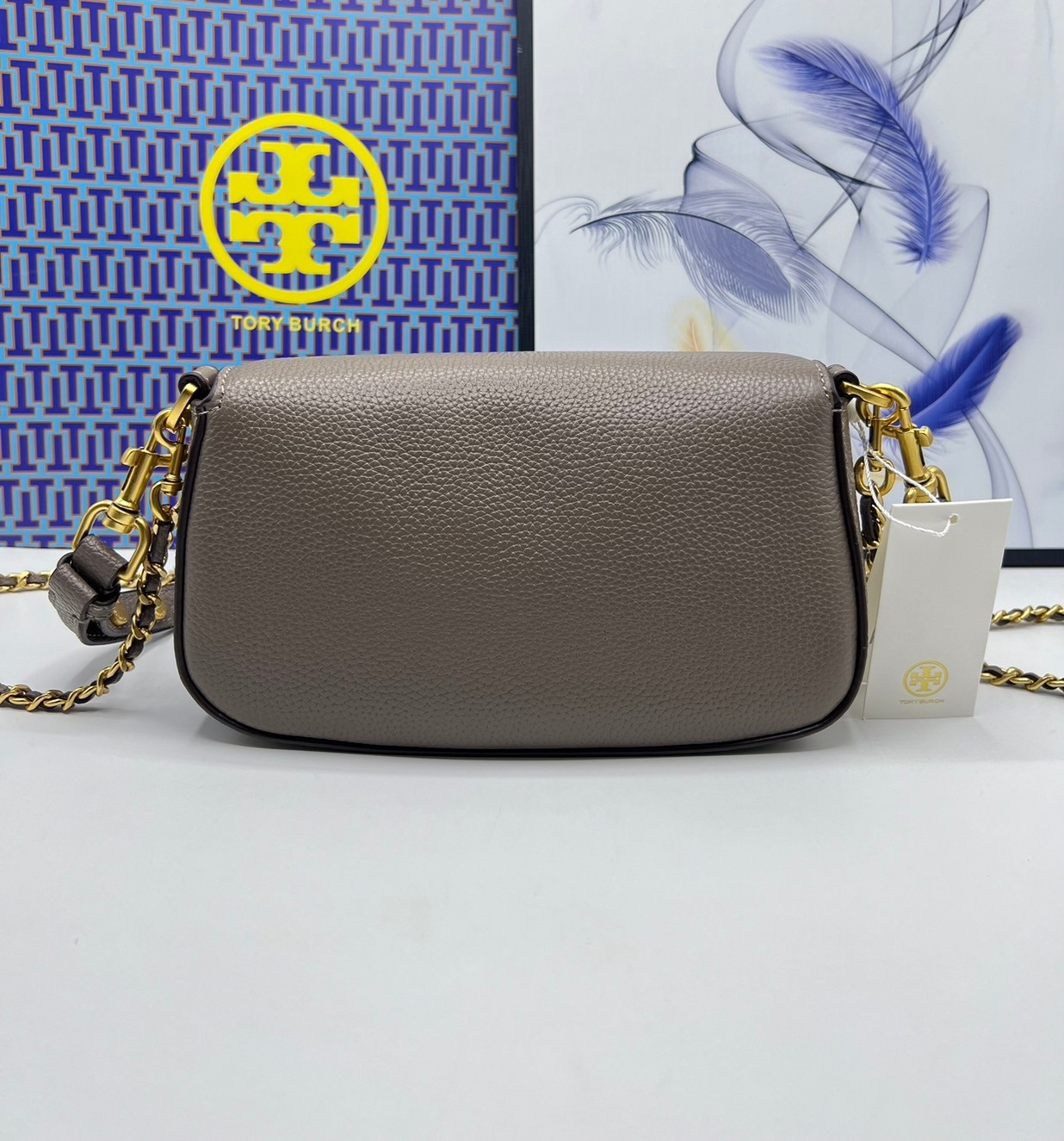 Tory Burch Britten Convertible Crossbody Bag กระเป๋าสะพายดีไซน์เรียบหรู เกรดออริ สลับแท้ 1:1 ใช้งานต่างประเทศได้