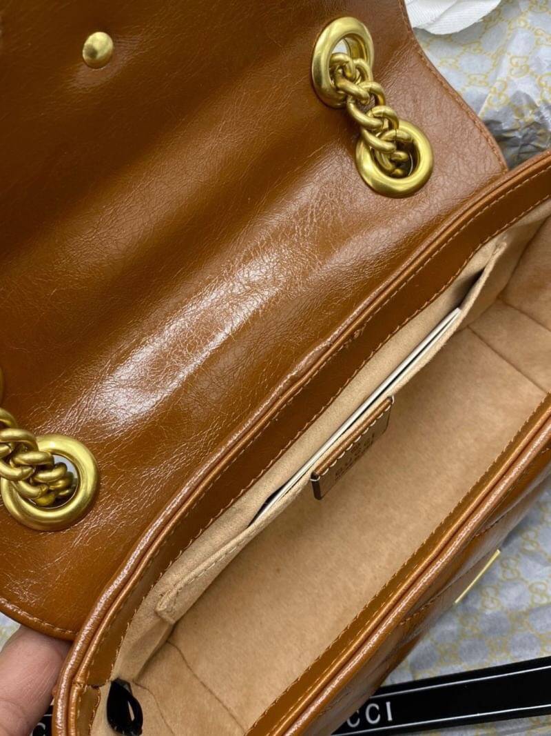 VIP 】หนังแท้ GUCCI GG Marmont brown leather shoulder bag ราคานี้หนังแท้คือคุ้มมากเลยค่าสาวๆ มี 2 ขนาด ปังไม่ไหว สีสวยมากกกก ต้องจัดแล้วน้าา ยกระดับความหรูให้กับตัวเองกันหน่อย ด้วยกระเป๋ารุ่นนี้!! ครอสบอดี้ที่ดีไซน์หรู อัพเลเวล ในราคาที่จับต้องได้ พร้อมเสิ