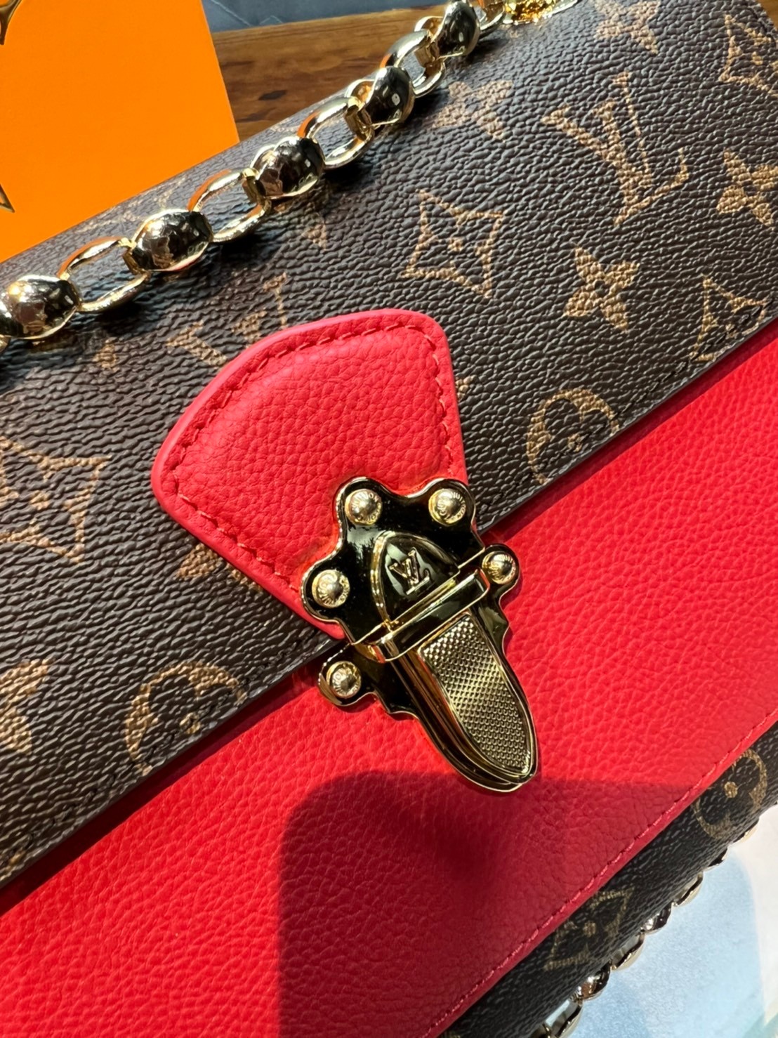 หนังแท้ LOUIS VUITTON VICTOIRE BAG พร้อมส่งที่ไทย