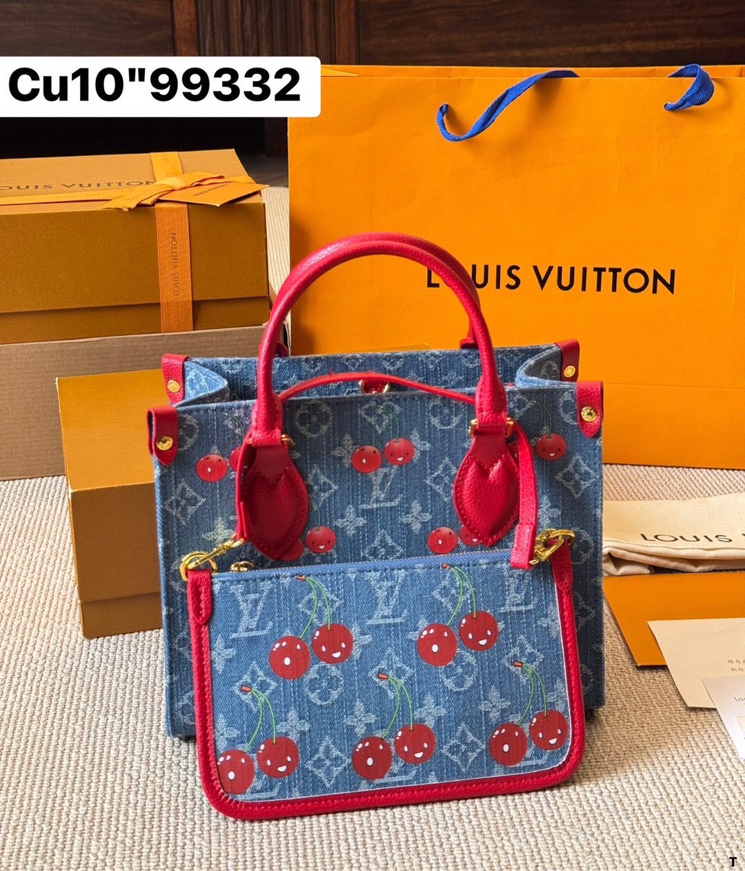 LV OnTheGo PM Monogram cherry denim 25cm กระเป๋าสะพายทรงโท้ท ไอเท็มสุดโดดเด่นมีชีวิตชีวา ด้วยเดนิมวินเทจปักลายเชอร์รี่สีสันสดใสสะดุดตาสะท้อนสไตล์ไอคอนิก