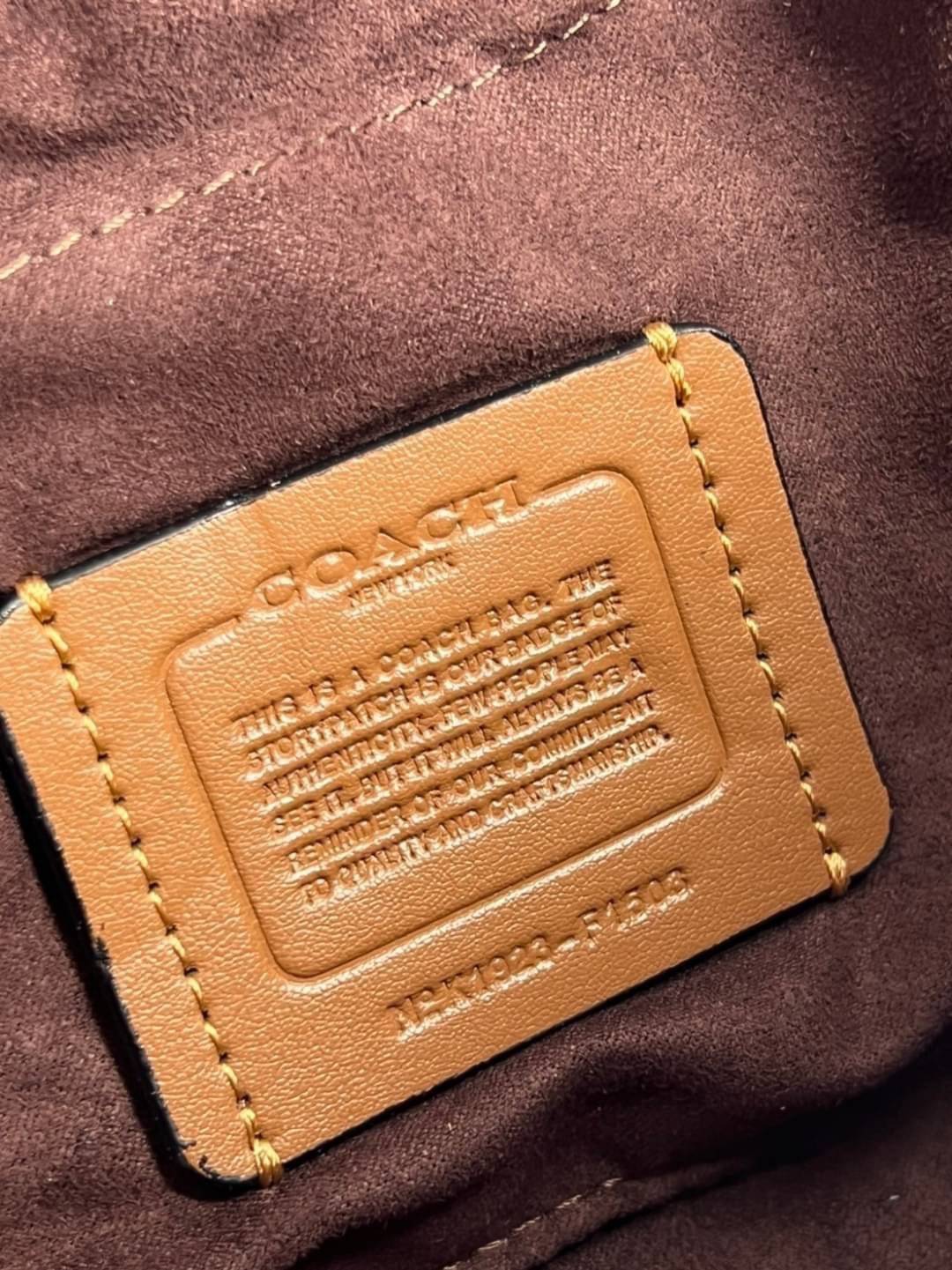 COACH SMALL JADE SHOULDER BAG พร้อมส่งที่ไทย