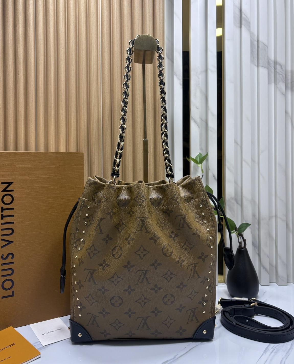 LV Noe Trunk PM bag Monogram Reverse Canvas / LV Bucket Bag กระเป๋าทรงบัคเก็ตรุ่นใหม่ล่าสุดจากรันเวย์ 2025 ใหม่พร้อมเสิร์ฟก่อนใคร แคนวาสแท้พิมพ์ลายโมโนแกรมสวยมาก