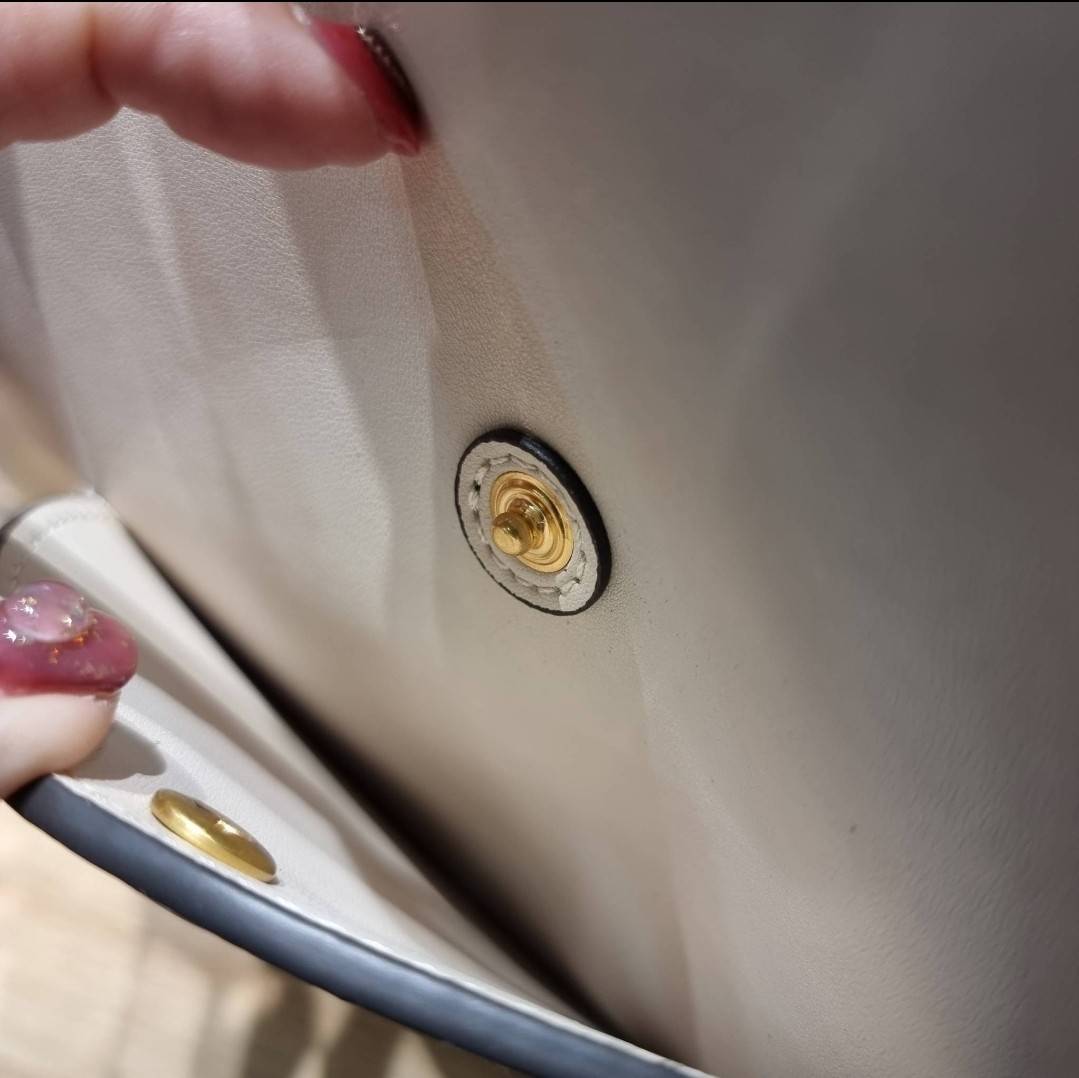 TORY BURCH ECO ELLA TOTE BAG / TORY TOTE BAG พร้อมส่ง 3 สี กระเป๋าสะพายทรงโท้ท ขนาดกำลังสวย จุของได้เต็มที่ รูปทรงคลาสสิคชวนใช้ โดดเด่นด้วย patch โลโก้ คอลเลคชั่นน้องใหม่ ส่งมาให้สาวๆได้ใจฟูอีกหนึ่งไอเท็ม