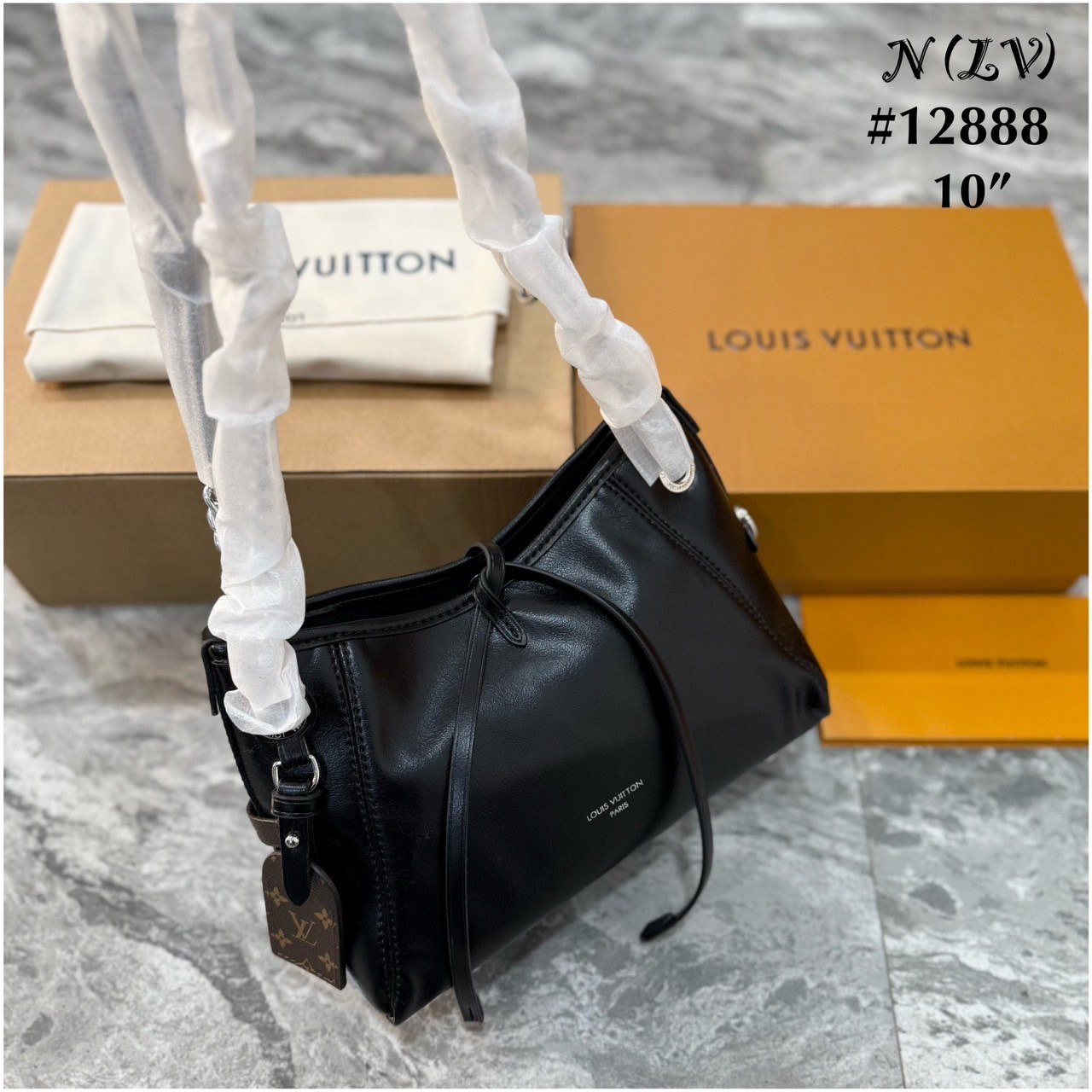 LV CarryAll BB Bag กระเป๋าสะพายสุดไอคอนิกผสานสไตล์ล้ำสมัยเปี่ยมฟังก์ชัน ไซส์ใหม่ล่าสุด กะทัดรัดใช้งานได้คล่องตัวมากขึ้น ดีไซน์สีดำคลาสสิค