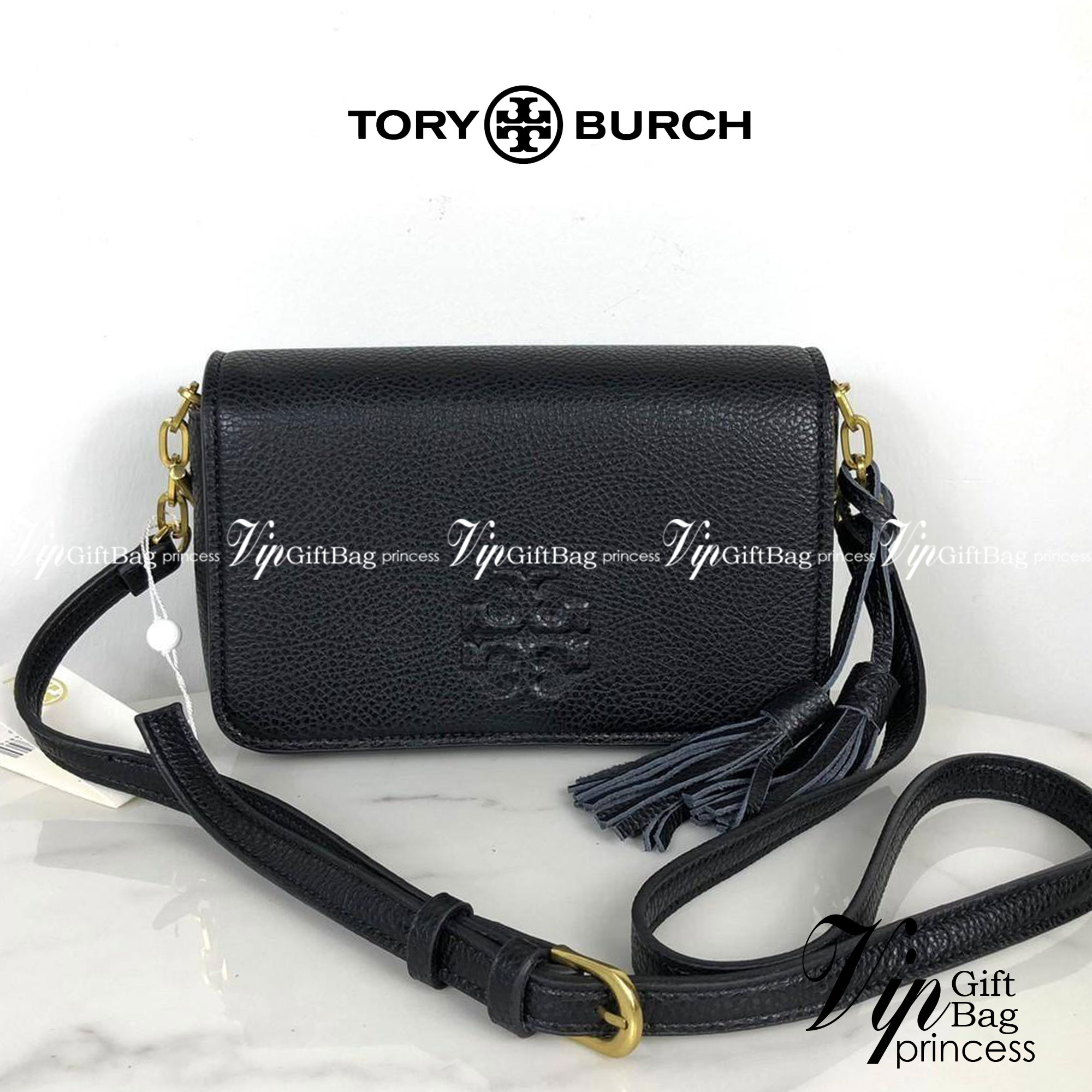 TORY BURCH shoulder bag พร้อมส่งที่ไทย กระเป๋าสะพาย TORY BURCH เปิด - ปิดกระเป๋าด้วยกระดุมแม่เหล็ก ด้านในโล่ง มีช่องเล็ก 1 ช่อง สายสะพาย สามารถปรับได้ 4 ระดับค่ะ