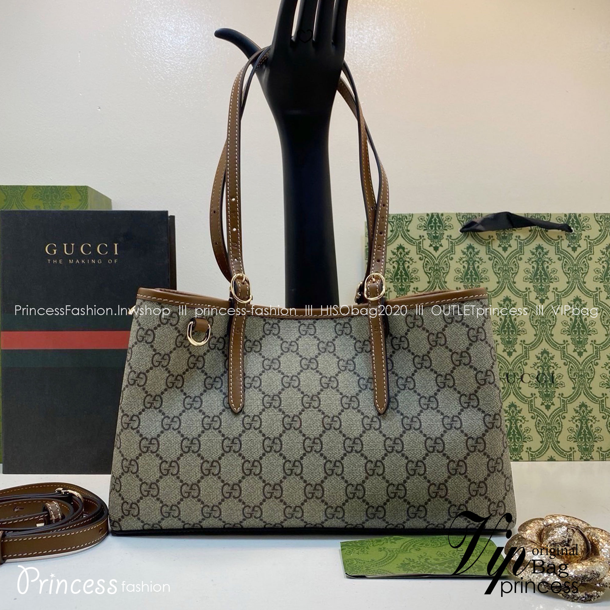 Top ORI หนังแท้ | GUCCI GG Emblem medium tote bag 30cm / GUCCI Tote Bag กระเป๋าสะพายทรงโท้ท คอลเล็กชั่นใหม่ตีความประวัติศาสตร์แห่งความสง่างามและงานฝีมือของแบรนด์ขึ้นใหม่