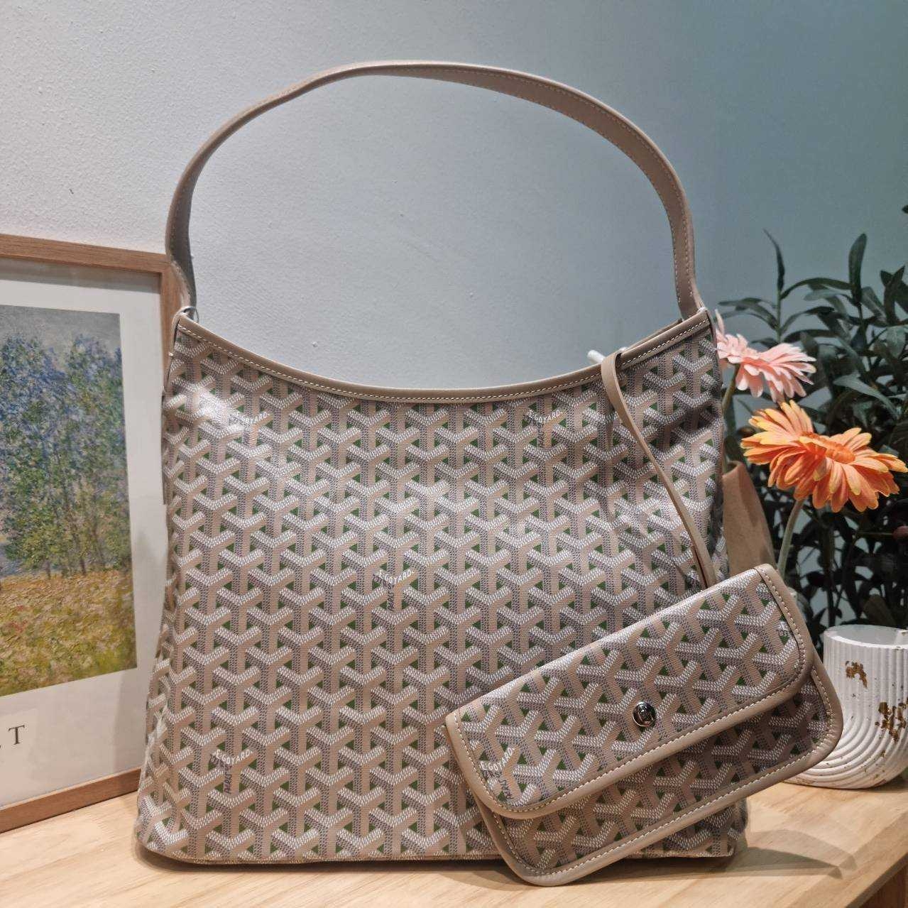 GOYARD BOHEME HOBO BAG กระเป๋าโฮโบใบใหญ่ พร้อมใบลูก มาในสีลิมิเต็ดรุ่นที่ตามหา สวยเด่นเป็นเอกลักษณ์ด้วยลวดลายตัว Y เต็มผืน