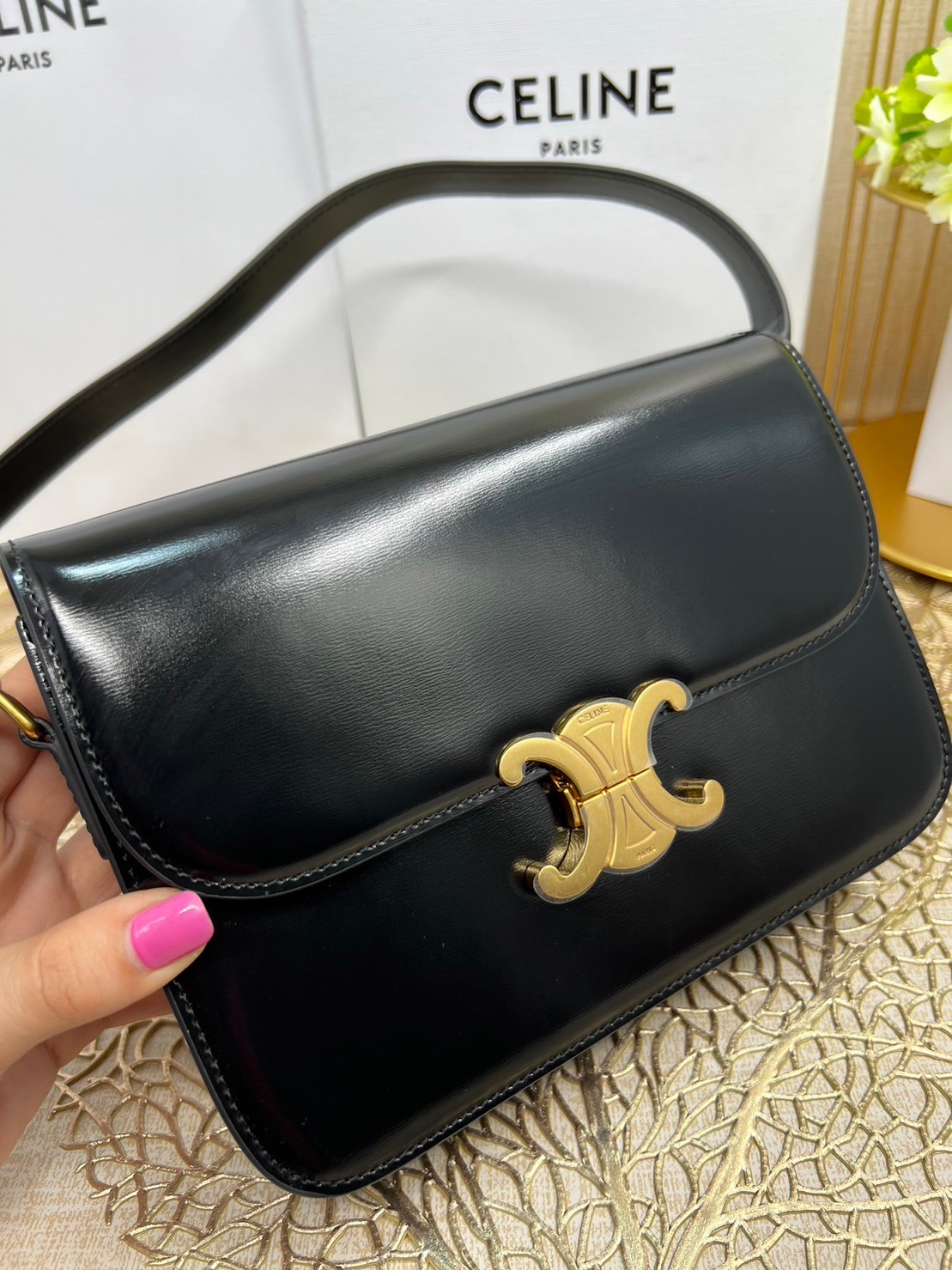 MEDIUM 22cm : CELINE CLASSIQUE TRIOMPHE BAG IN SHINY CALFSKIN / Celine Triomphe Bag / Celine Bag พร้อมส่ง 10 สี เกรดออริ 1:1 กระเป๋าแบรนด์หรูที่ควรมีแห่งปี