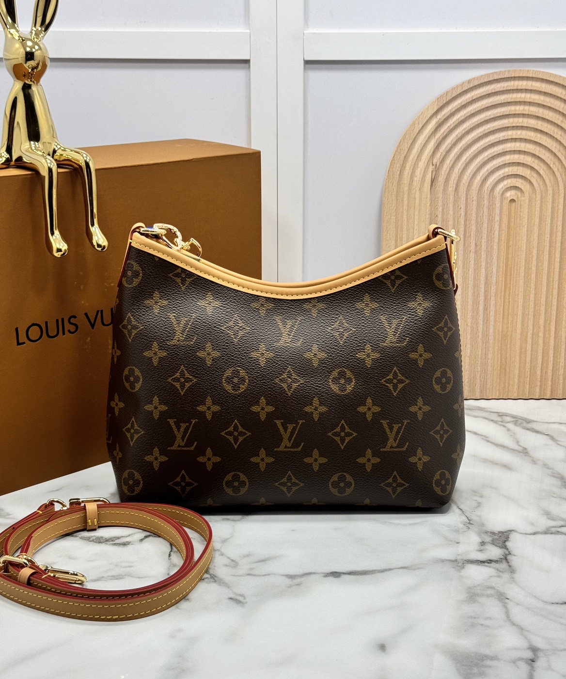 ORI หนังแท้ | LV CarryAll Monogram canvas 25cm กระเป๋าสะพายแครี่ออลรุ่นใหม่ ขนาดกำลังสวย ดีไซน์เรียบหรู มาพร้อมห่วงโซ่หัวใจห้อยสุดคิ้ว และสายสะพายแยกถอดได้ สวยหรูคลาสสิก