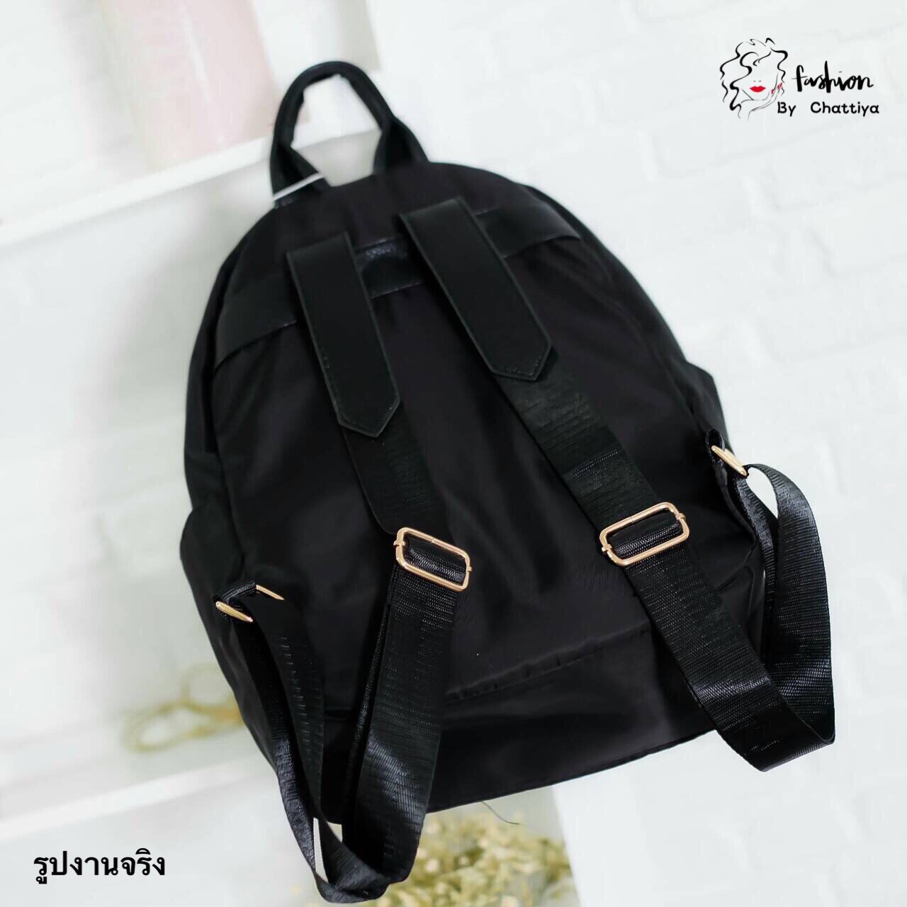 Prada nylon backpack fashion bag by Chattiya Brand:Prada Detail:รอบนี้จัดหนักสำหรับเป้รับซัมเมอร์ จัดมาให้เลือกหลายแบบ ใบนี้ก็เช่นกันเพิ่มความจุและเพิ่มช่องให้สำหรับคนมีของ ต้องจัดเต็ม ตัวกป.เป็น nylon เนื้อดี กันน้ำได้ซิปกว้างทั้ง 3 ช่องแบ่งให้ไม่ต้องถาม