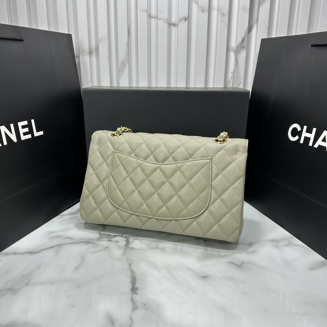 ORI หนังแท้ | ORI หนังแท้ | CHANEL Classic 25cm shoulder bag กระเป๋าสะพายรุ่นยอดนิยม หรูหราระดับตำนาน สวยงามเหนือกาลเวลา