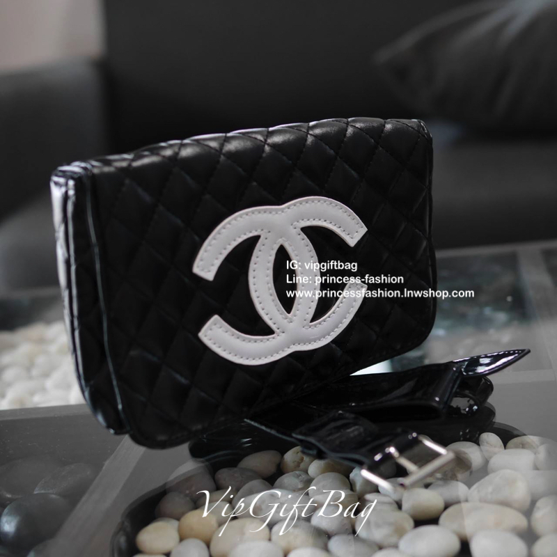 NEW ARRIVAL 2019!! CHANEL WAIST BAG (NOT FOR SALE) กระเป๋าสะพายคาดเอวหรือคาดอกพรีเมี่ยมกิ้ฟของแท้จาก CHANEL วัสดุหนัง PU นิ่มมือ ปักโลโก้สีขาว ด้านในเปิดปิดด้วยฝาปิดกระดุมแม่เหล็ก ใส่ของจุกจิกและมือถือได้ทุกรุ่น มาพร้อมสายคาดเอวแบบเข็มเข็มขัดปรับระดับ อะไ