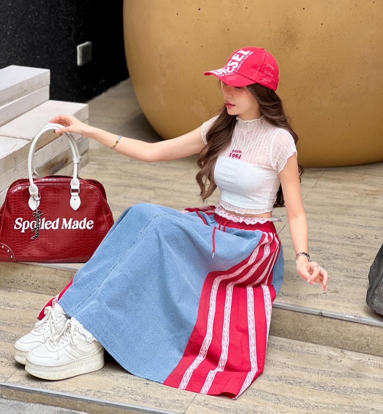 เช่าชุดเที่ยว by Princess 💕เซทเสื้อครอปลูกไม้ซีทรูคอสูง แมทกระโปรงยีนส์ สวยติดแกรมสุด