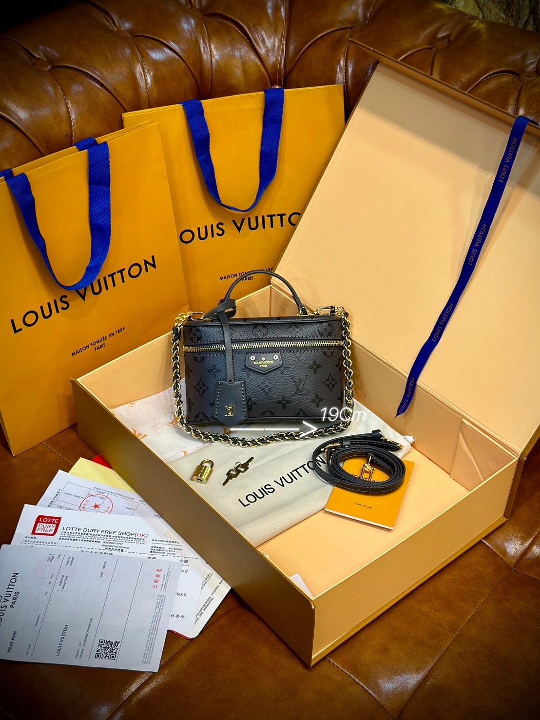 LV Vanity Chain Pouch Other movies กระเป๋าทรงวานิตี้ สีใหม่โทนเทาสวยมีสไตล์ไร้ที่ติ เกรดออริ 1:1 ใช้งานต่างประเทศได้