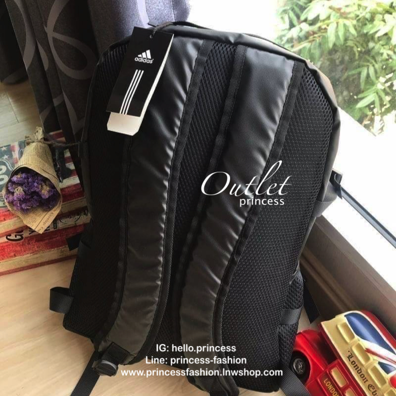 Adidas Adidas BTS BP1 [AZ8644] Backpack Black กระเป๋าเป้สะพายหลัง รูปทรงคลาสสิคคลาสสิกเรียบง่ายในแบบอาดิดาส รองรับทุกการใช้งานที่คต้องการ กระเป๋าสะพายหลังใบนี้ผลิตจากโพลีเอสเตอร์เบาและกันน้ำ ออกแบบให้จุได้เยอะและเก็บทรงไม่ให้ดูเทอะทะ ไม่ว่าจะเป็นหนังสือหร