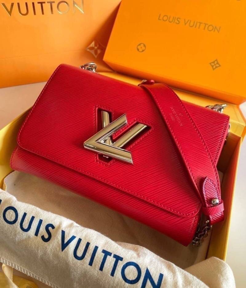 VIP 】หนังแท้ LOUIS VUITTON Epi Twist Shoulder Bag MM 4 สี พร้อมส่งที่ไทย