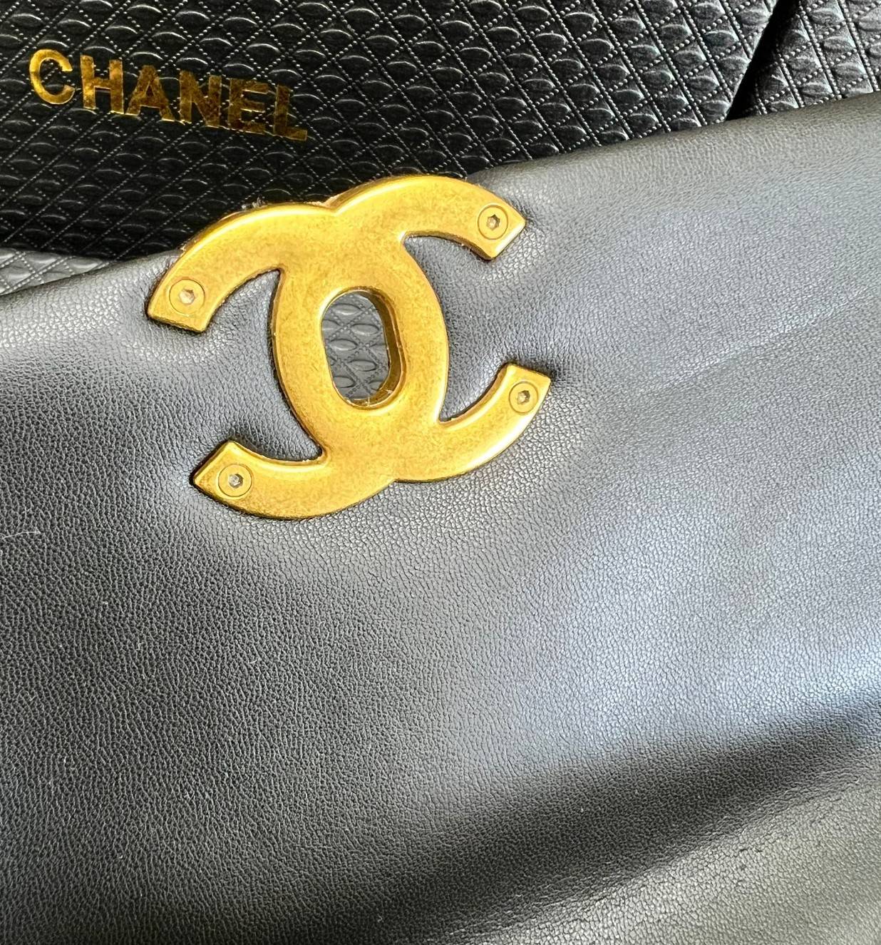CHANEL 19 FLAP BAG / CHANEL LEATHER SHOULD BAG จำนวนจำกัด_หนึ่งในรุ่นที่สาวๆต้องมีค่า