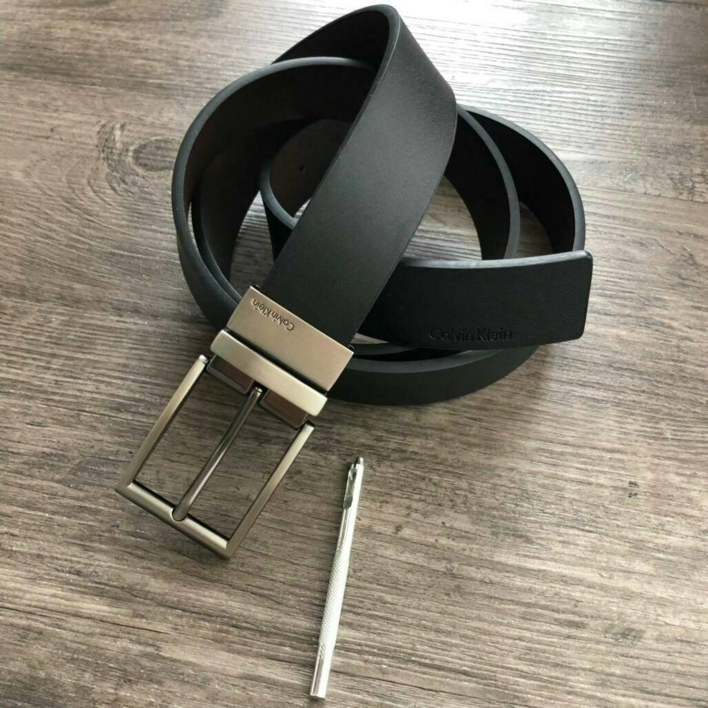 Calvin Klein Leather Belt & Wallet Set เซตสุดคุ้ม จะะมอบเป็นของขวัญหรือใช้เองก็แนะนำเลยค่าา อุปกรณ์ : มาพร้อมถุงกระดาษแบรนด์ + กล่องแบรนด์ + ที่เจาะรูเข็มขัด + ห่วงเข็มขัด