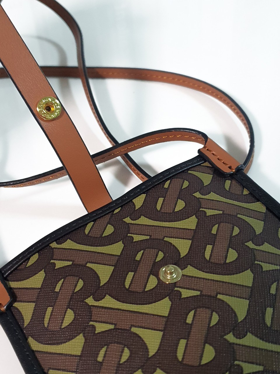 BURBERRY MONOGRAM PRINT STAP PHONE CASE Purchase Limited Edition (GWP)