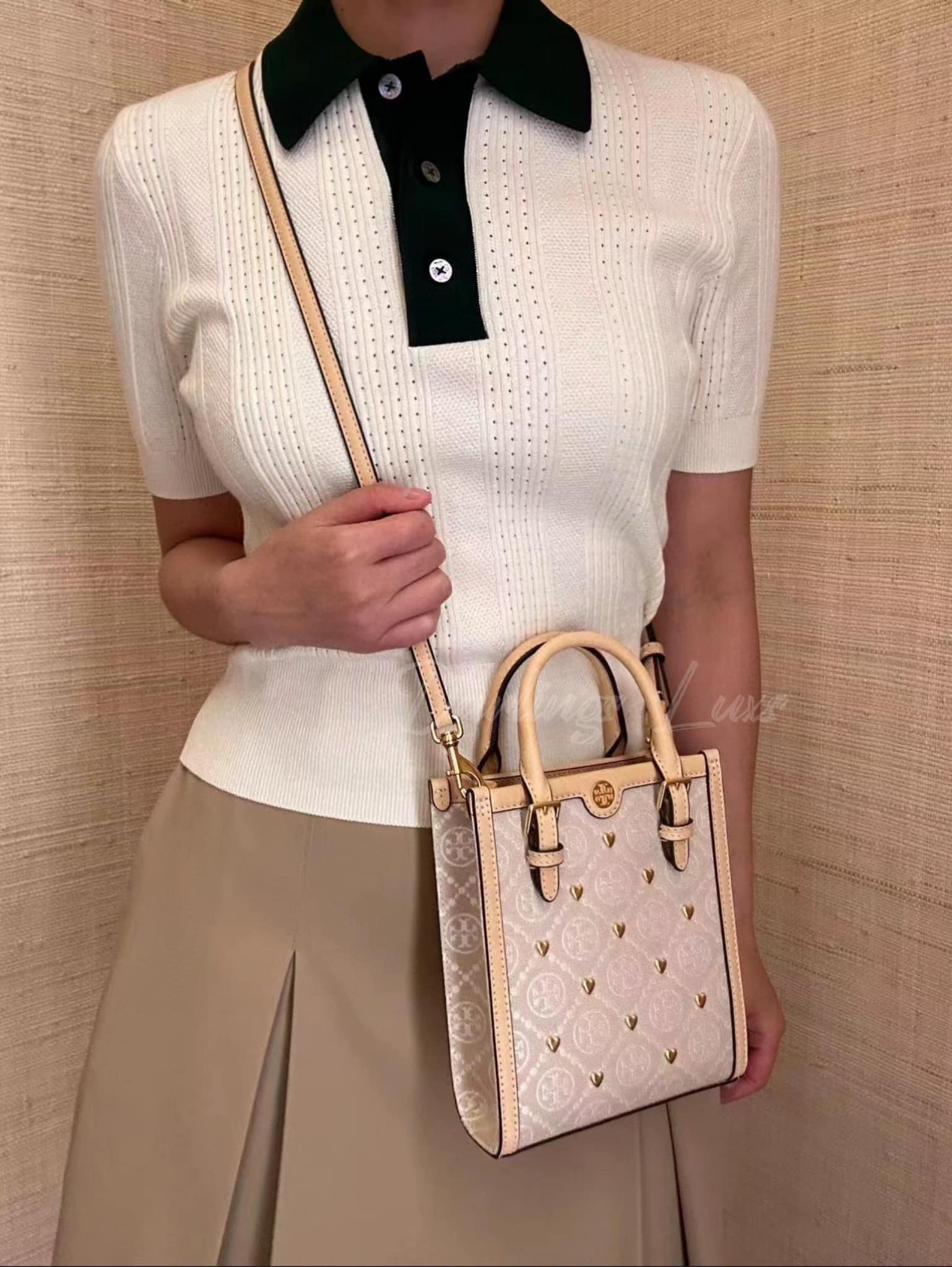 TORY BURCH Mini T Monogram Tote ivory multi heart shape / Tory Mini Tote Bag กระเป๋าทรงโท้ทมินิแต่งหัวใจสีทองสวยหรู น่ารักรุ่นใหม่ล่าสุด เกรดท็อปออริ เทียบแท้ 1:1 เกรดดีสุด ใช้งานต่างประเทศได้