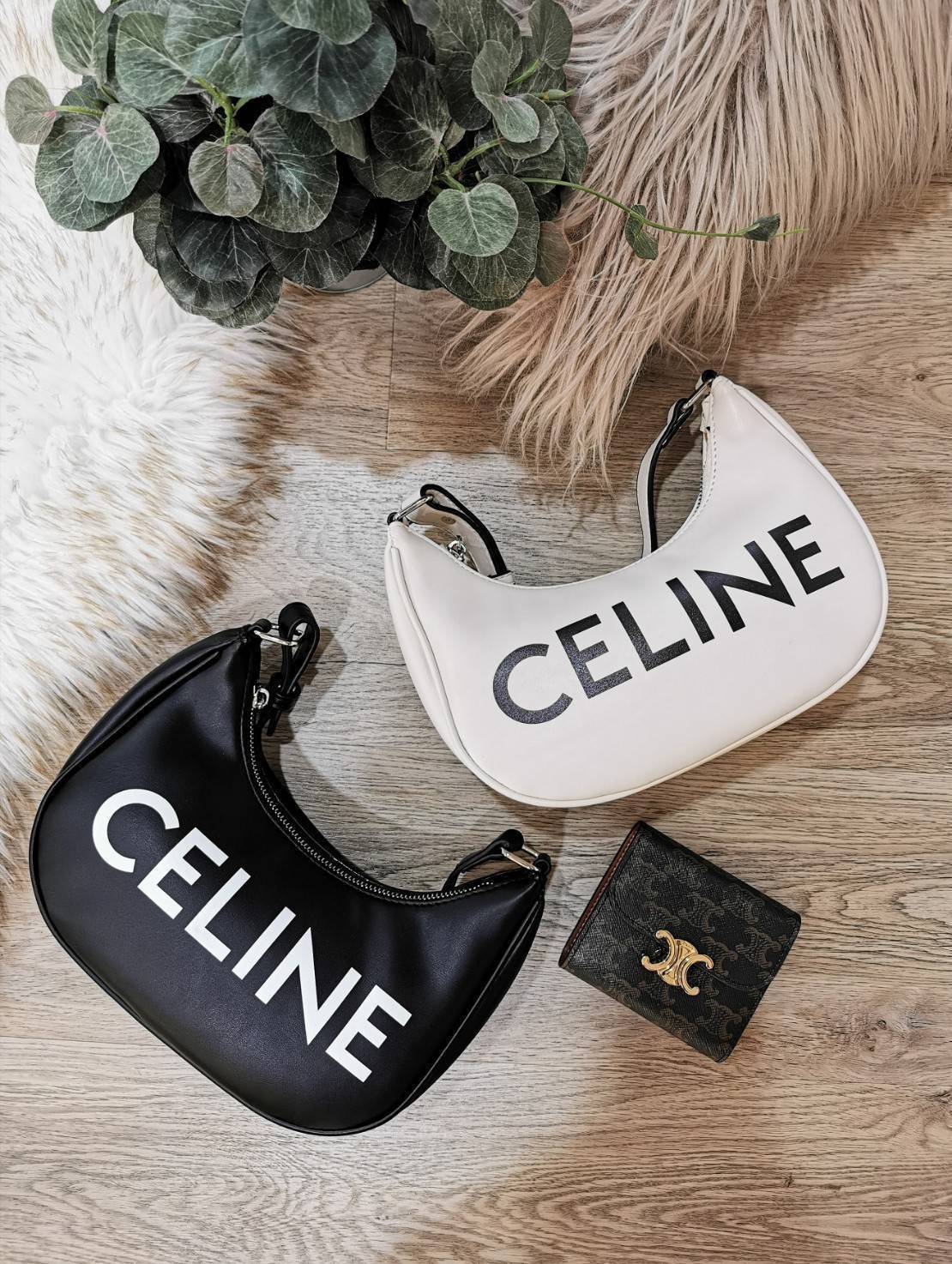 CELINE SHOULDER BAG VIP GIFT WITH PURCHASE (GWP) พรีเมี่ยมกิ๊ฟ Limited Edition จาก CELINE HAUTEPARFUME DUTYFREE COUNTER ดีไซน์ยอดนิยมหนังนิ่มสวยอยู่ทรงเปิดปิดด้วยซิปอะไหล่เงิน ภายในโล่งกว้างมีช่องเล็กสามารถใส่มือถือกระเป๋าสตางค์ใบยาวของใช้ได้จุ หูหิ้วหนัง