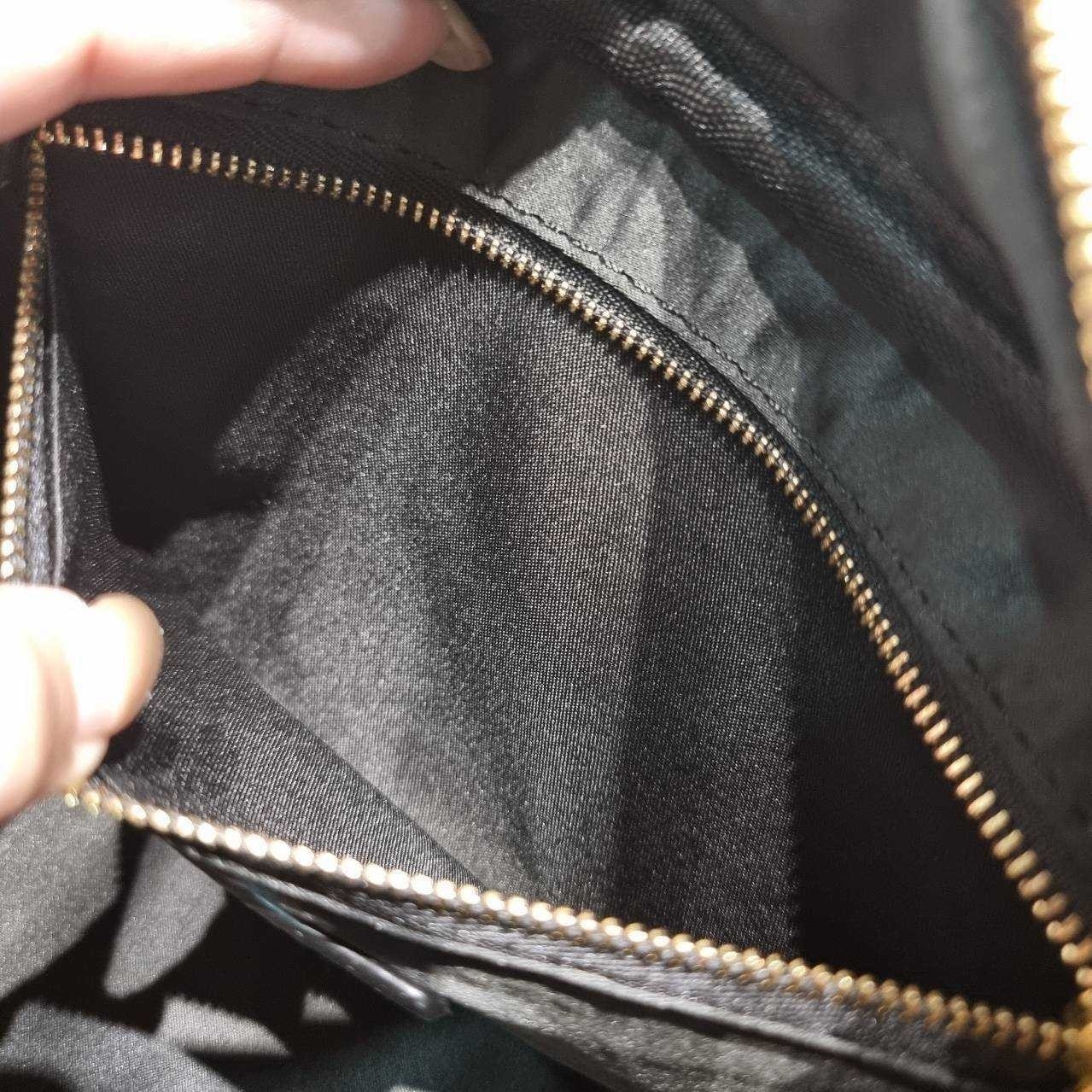 MIU MIU ARCADIE LEATHER BAG M, Geniş 27cm กระเป๋าถือ/สะพายสุดชิค น่ารักๆเก๋ๆ ดีไซน์เรียบแต่มากมีอยู่จริง สวยดูแพง