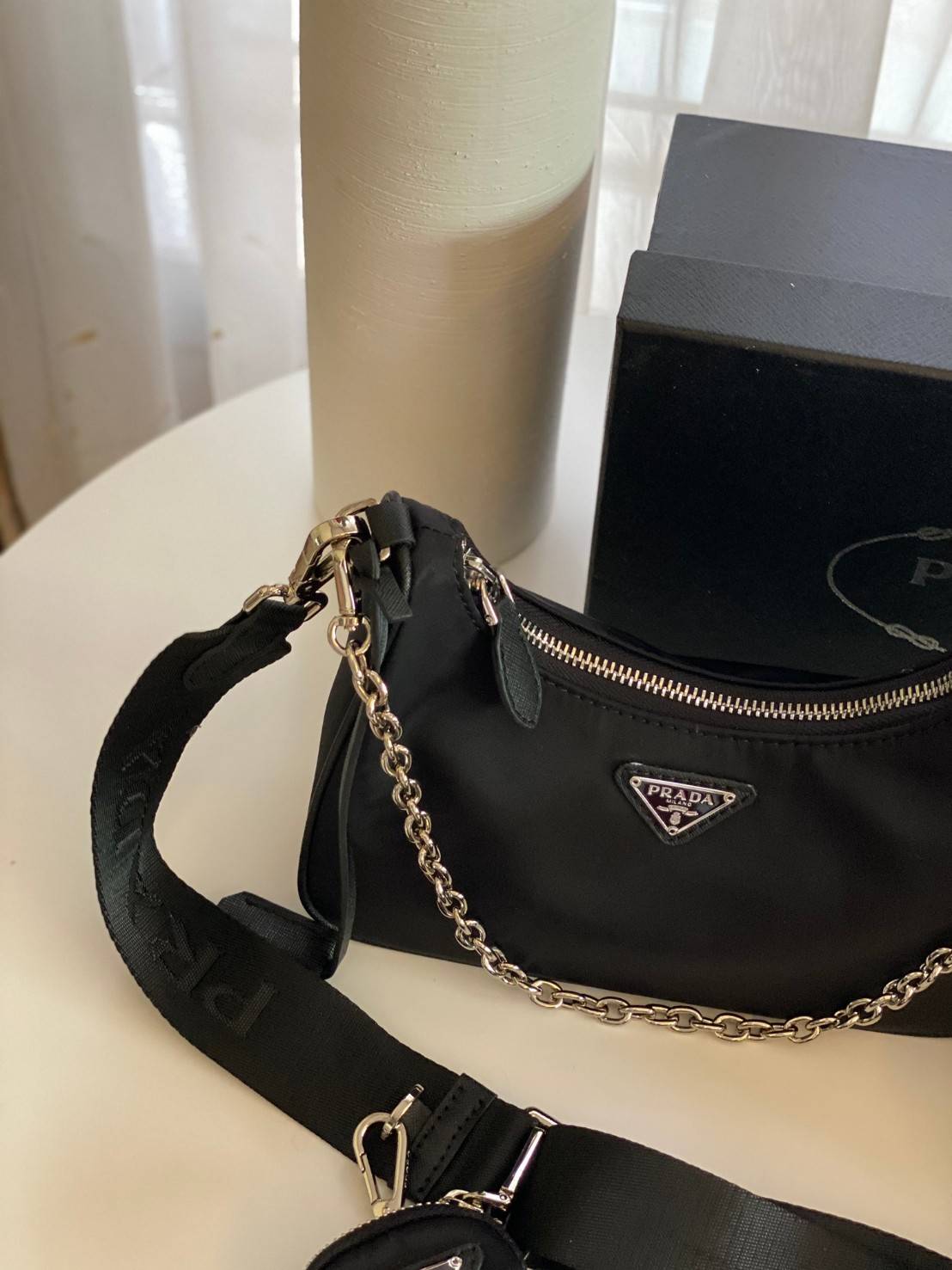 พรีเมี่ยมกิ๊ฟแท้ 100% 】PRADA Re-Edition 2005 nylon shoulder bag [black]