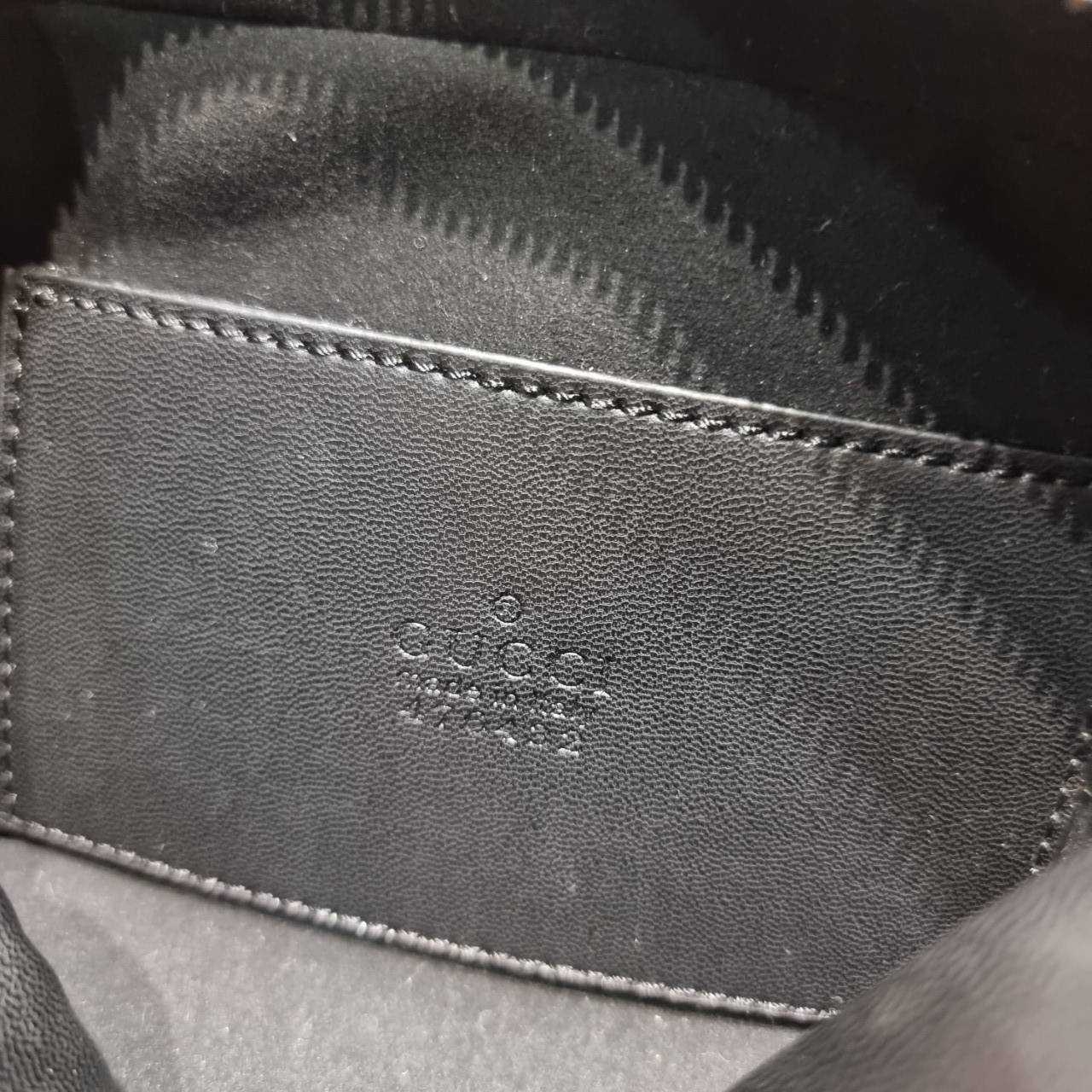 GG MARMONT SMALL SHOULDER BAG 🖤 อีกหนึ่งรุ่นในตำนาน ฮิตไม่เลิก กับกระเป๋าสะพายข้างรุ่นคลาสสิค รูปทรงกล่อง สวยใช้งานสะดวก อะไหล่สีดำดูแพง สะพายขับผิว