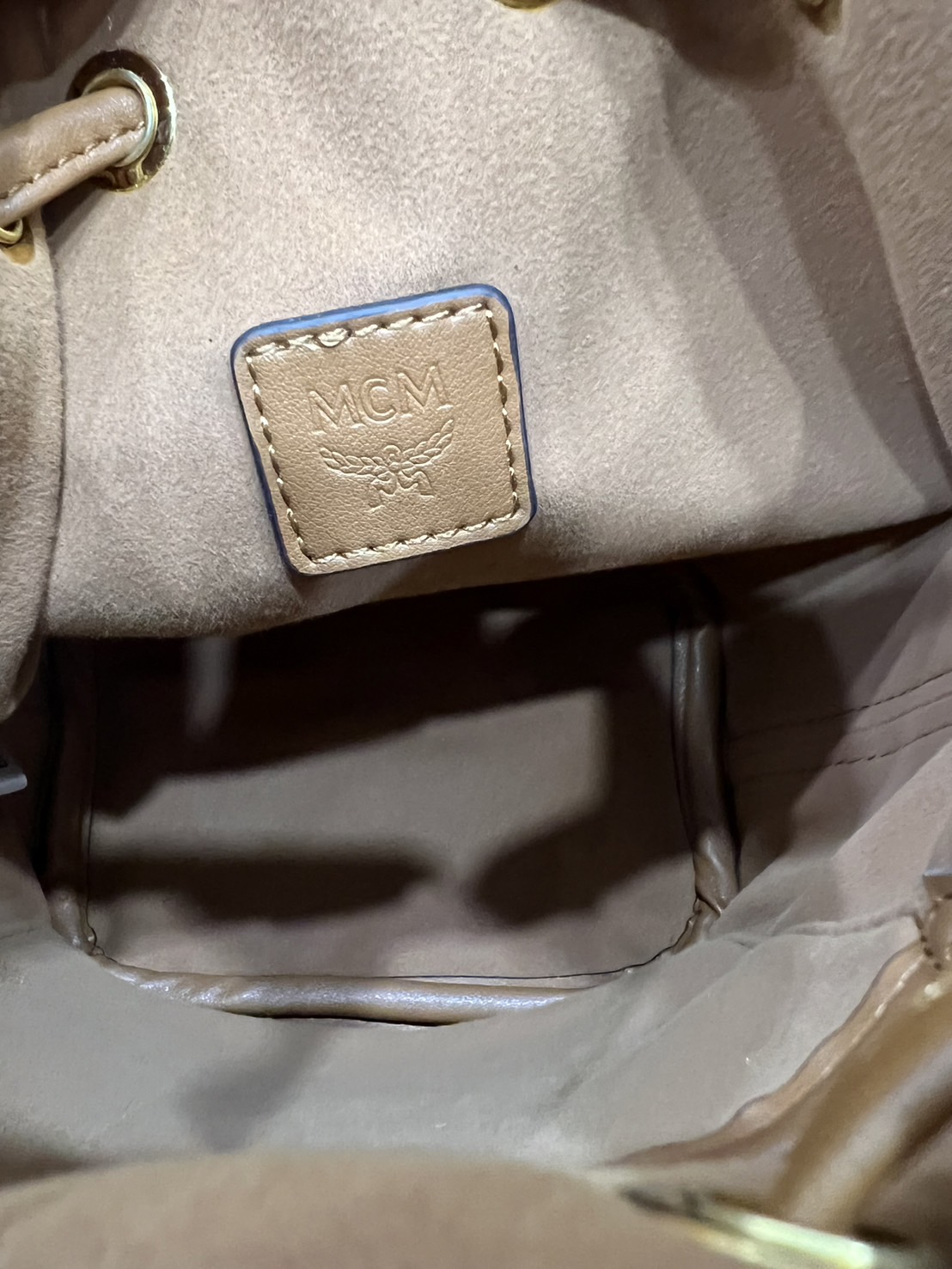 M.C.M MINI DESSAU DRAWSTRING BAG IN VISETOS กระเป๋าสะพายทรง bucket ไซส์ mini เกรดออริ สลับแท้ 1:1 ใช้งานต่างประเทศได้