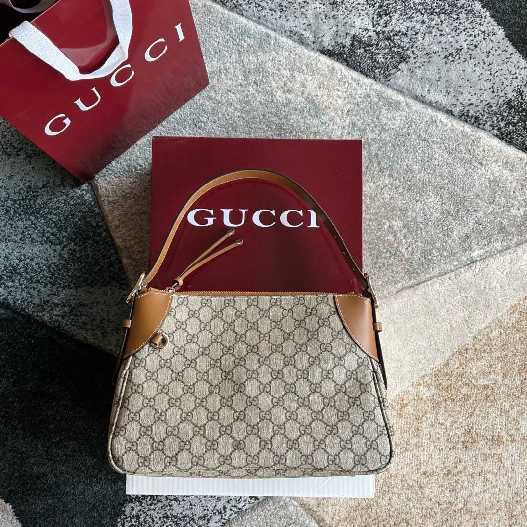 สลับแท้ GUCCI GG Emblem medium shoulder bag กระเป๋าสะพายทรงใหม่สวยคลาสสิค เกรดหนังแท้ แคนวาสแท้ พิมพ์ลายคมชัด 🤍 เกรดออริจินอล สลับแท้